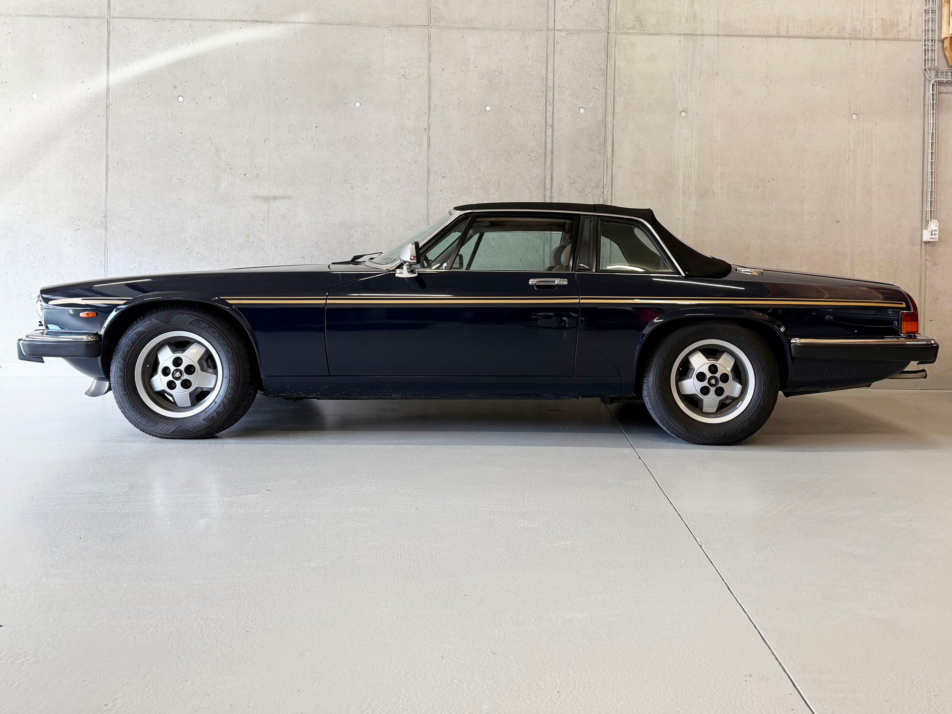 JAGUAR XJS 5.3 V12 Convertible | Vétéran-image-2
