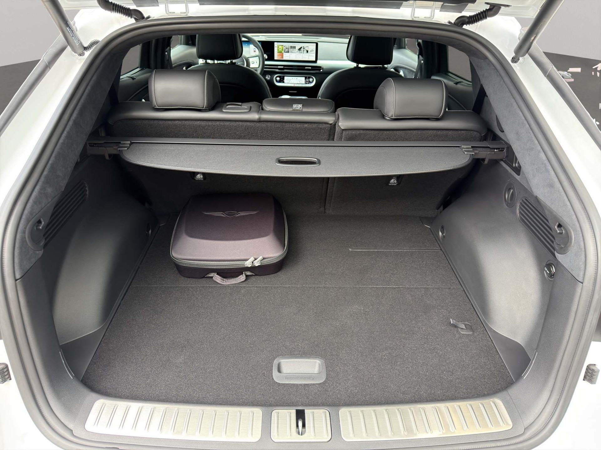 GENESIS GV60 Dual Motor Sport AWD-image-13