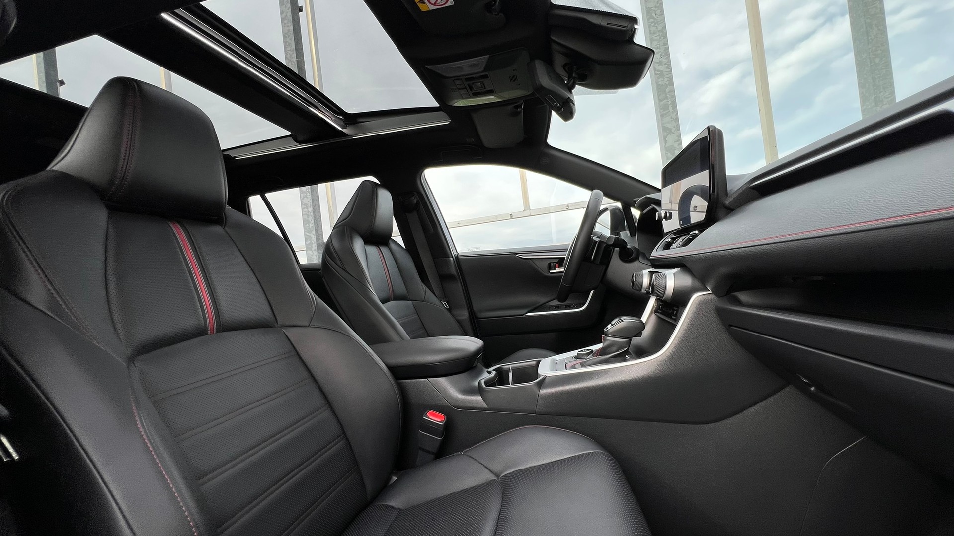 TOYOTA RAV-4 2.5 PHEV GR SPORT E-CVT 4WD l 306 PS-image-26