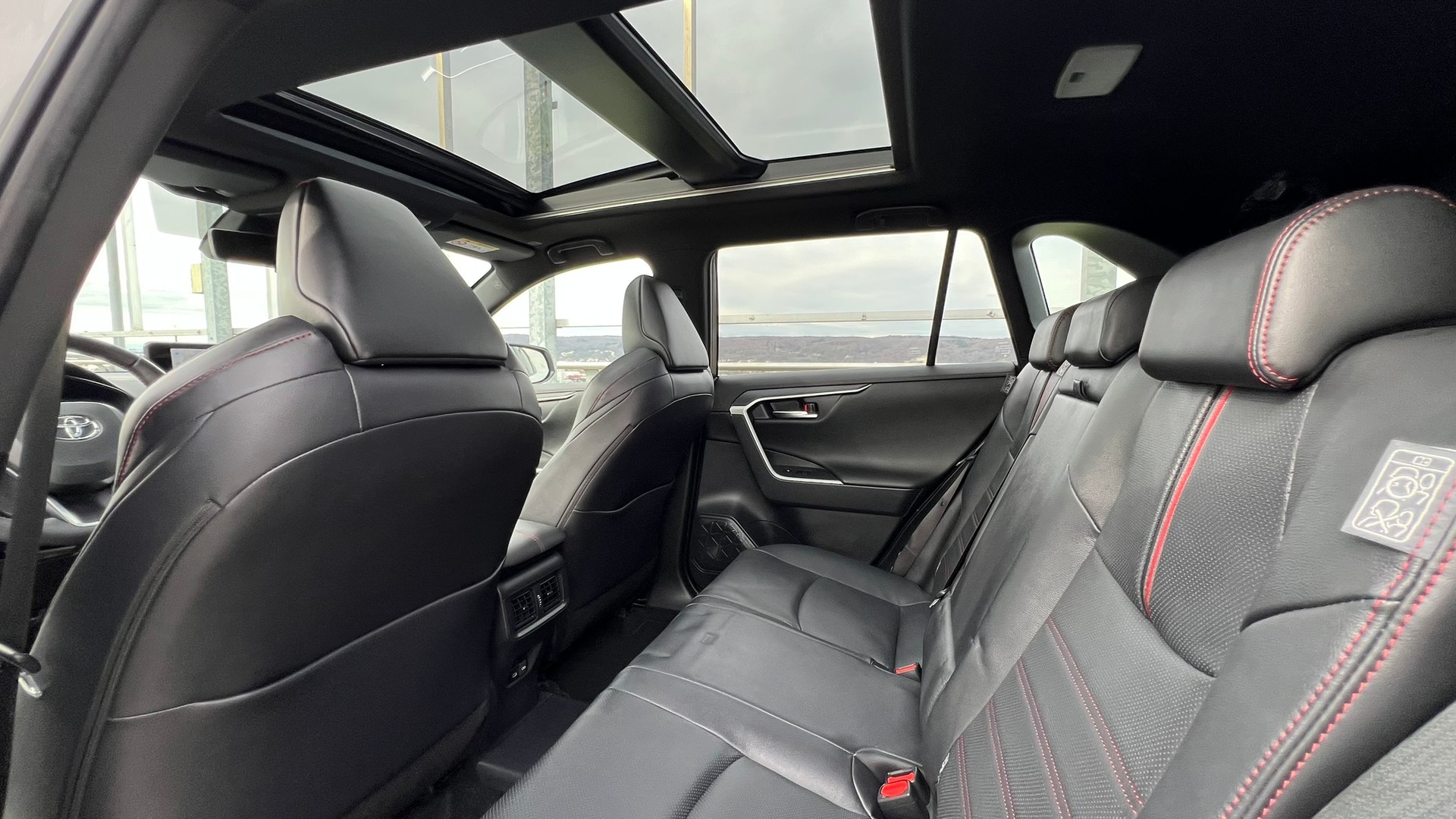 TOYOTA RAV-4 2.5 PHEV GR SPORT E-CVT 4WD l 306 PS-image-29