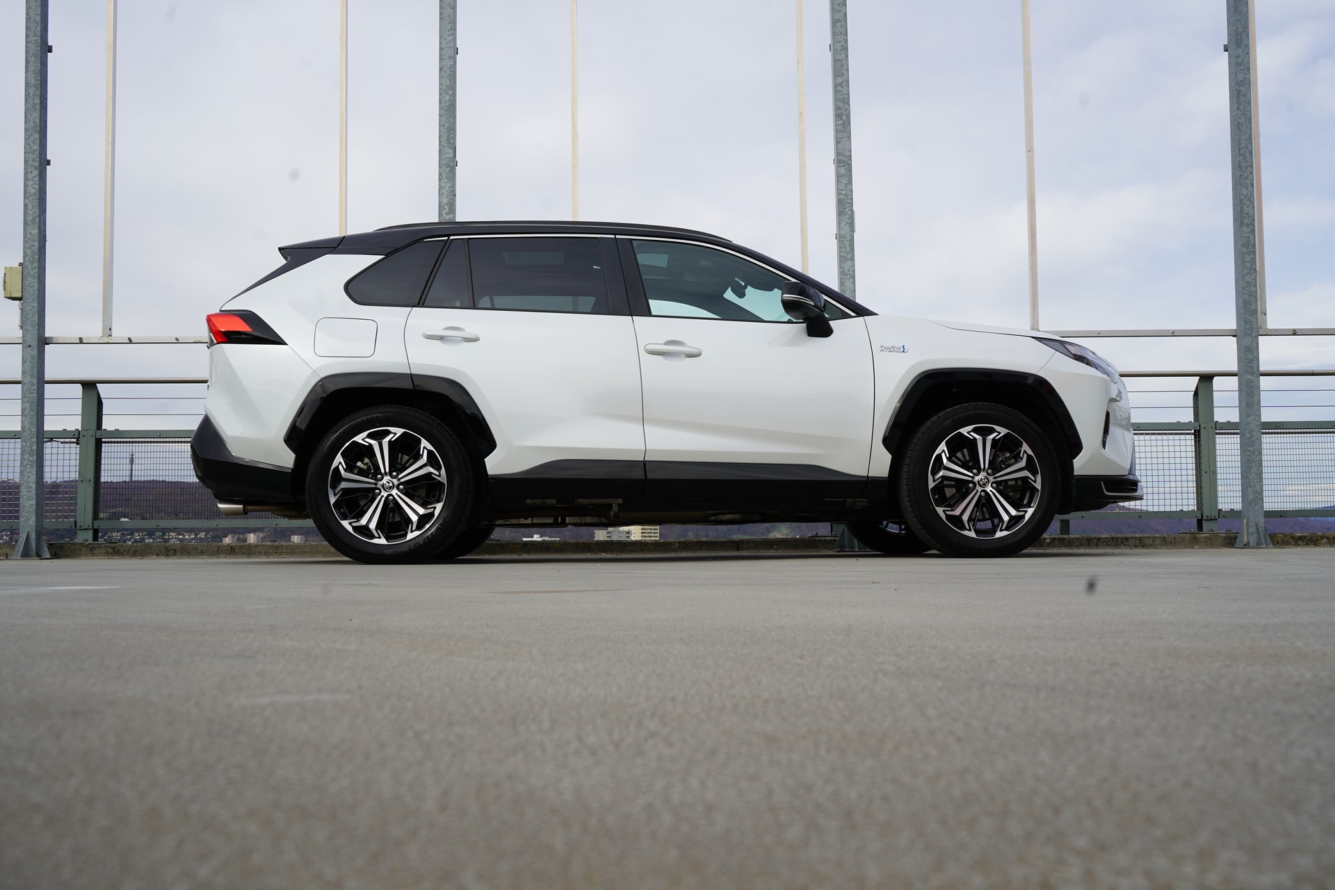 TOYOTA RAV-4 2.5 PHEV GR SPORT E-CVT 4WD l 306 PS-image-2