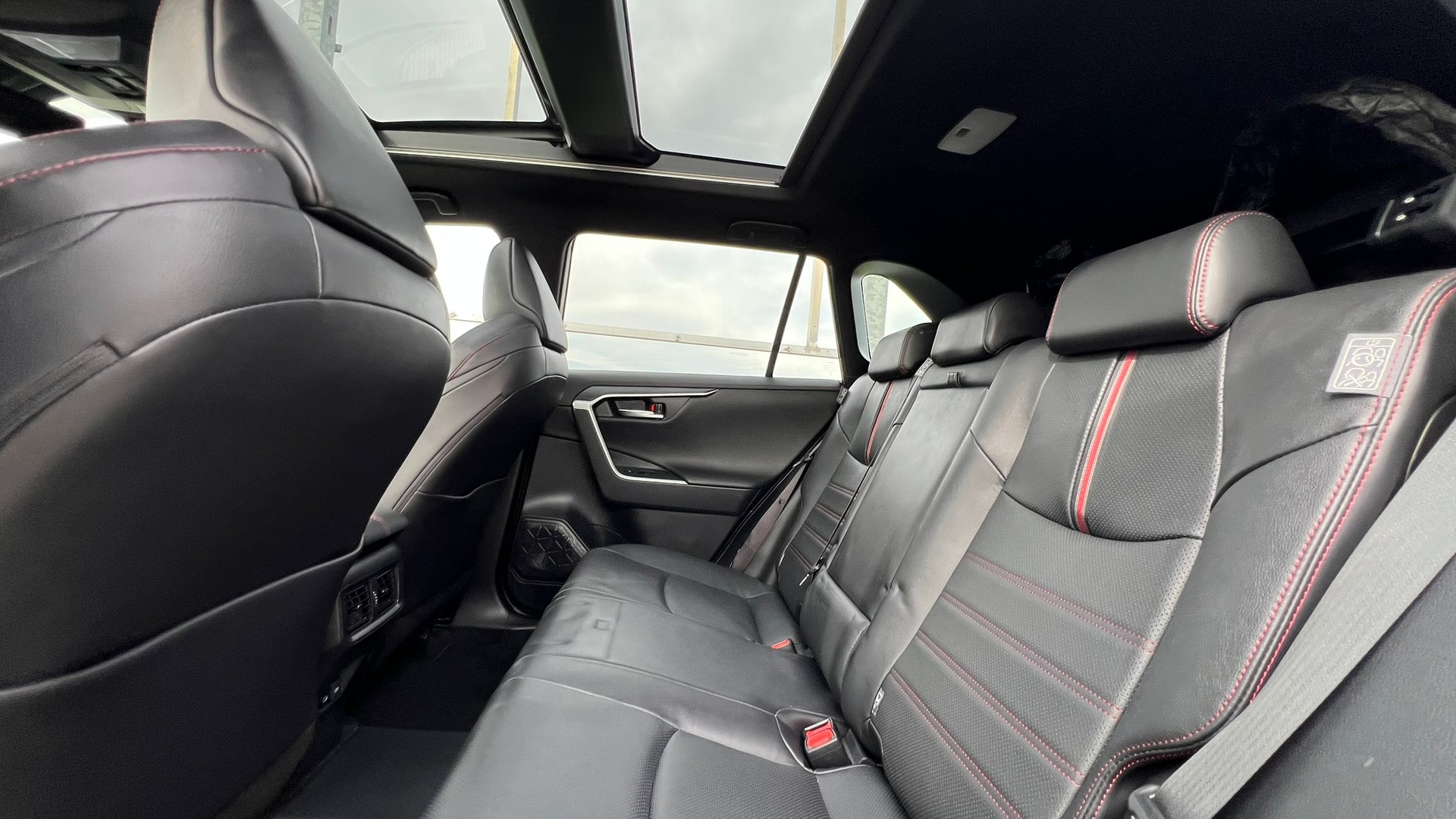 TOYOTA RAV-4 2.5 PHEV GR SPORT E-CVT 4WD l 306 PS-image-27