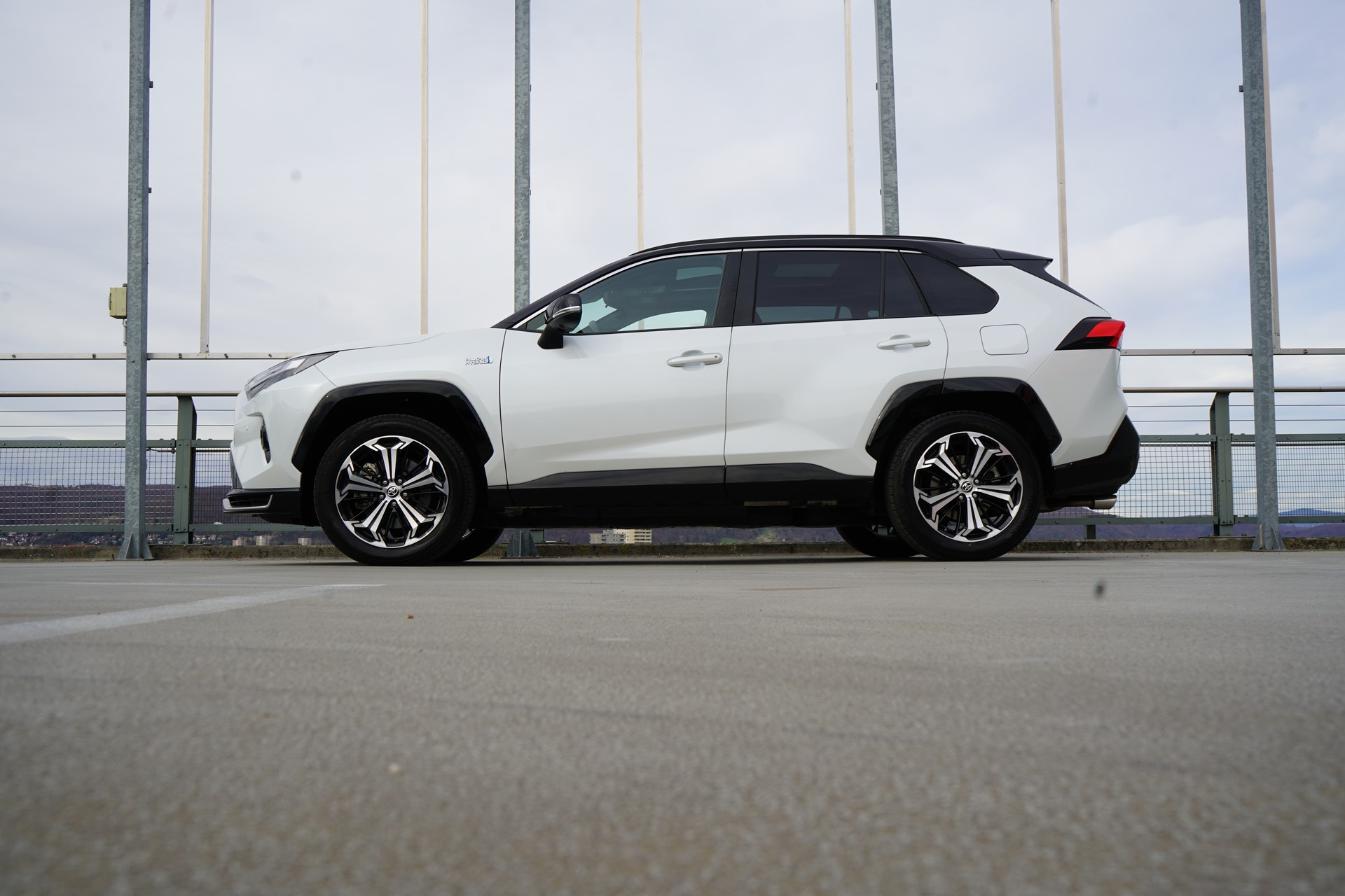 TOYOTA RAV-4 2.5 PHEV GR SPORT E-CVT 4WD l 306 PS-image-1