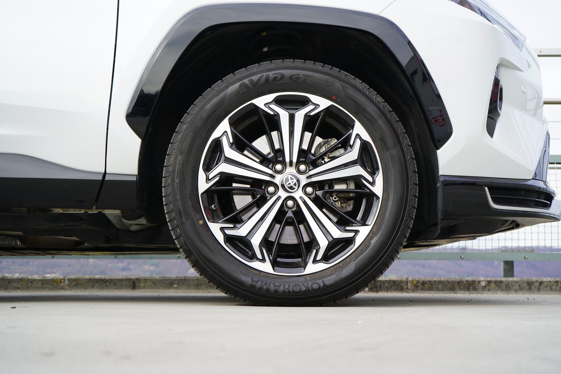 TOYOTA RAV-4 2.5 PHEV GR SPORT E-CVT 4WD l 306 PS-image-16