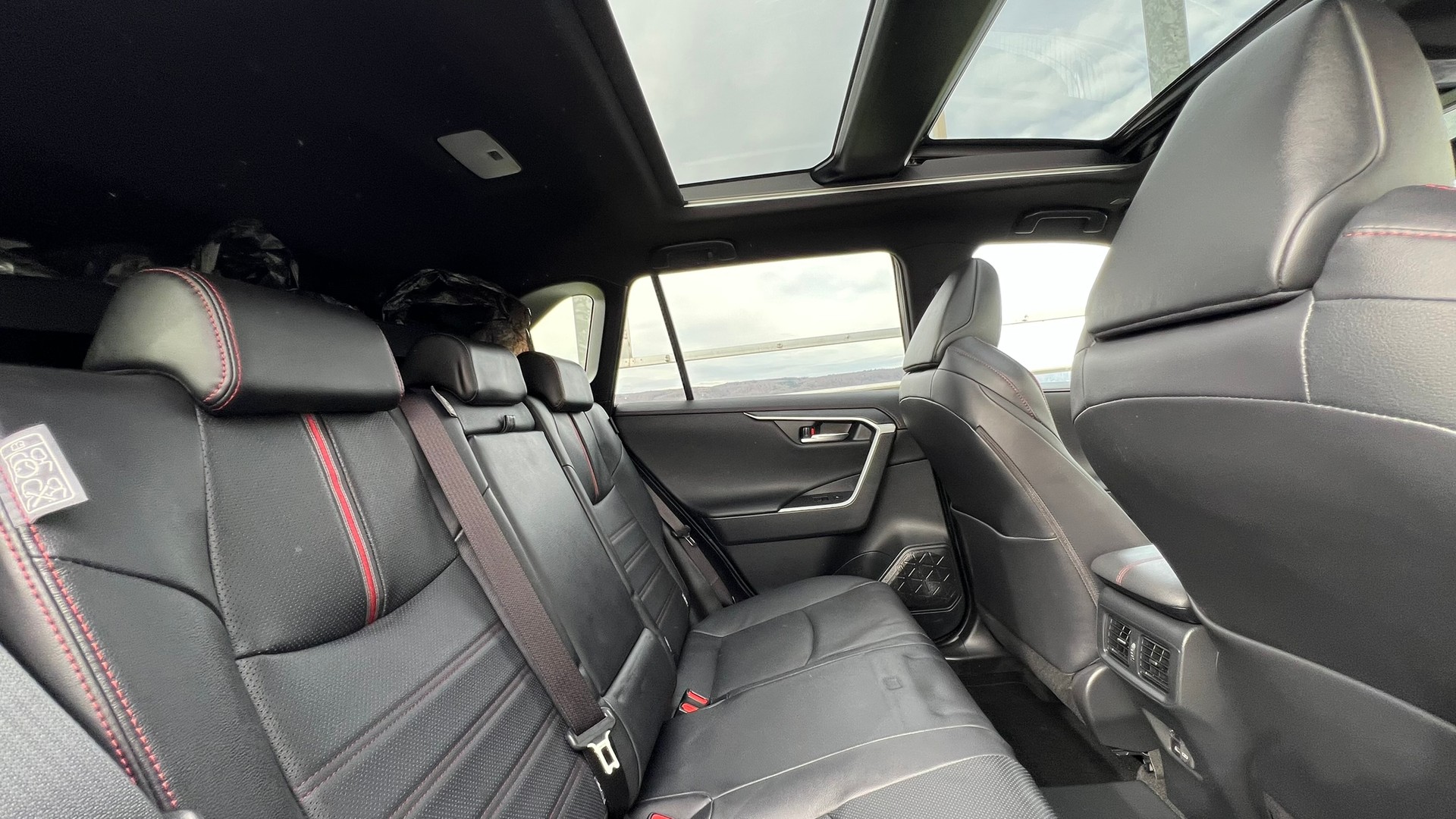 TOYOTA RAV-4 2.5 PHEV GR SPORT E-CVT 4WD l 306 PS-image-28