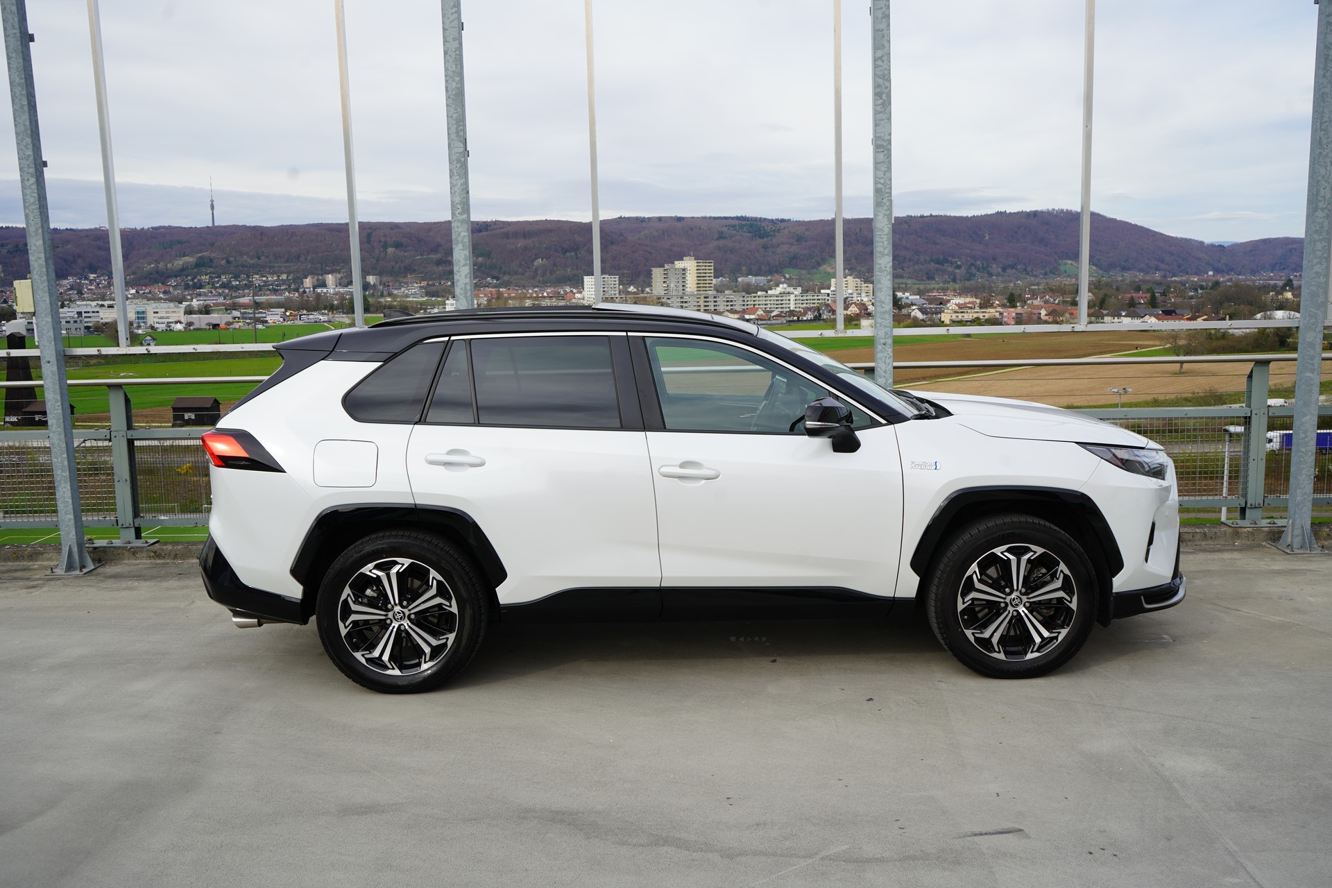 TOYOTA RAV-4 2.5 PHEV GR SPORT E-CVT 4WD l 306 PS-image-4