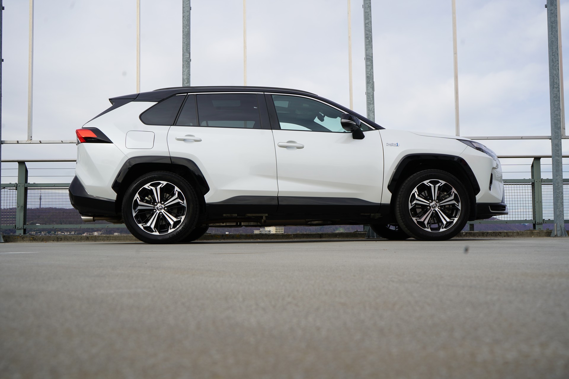 TOYOTA RAV-4 2.5 PHEV GR SPORT E-CVT 4WD l 306 PS-image-0
