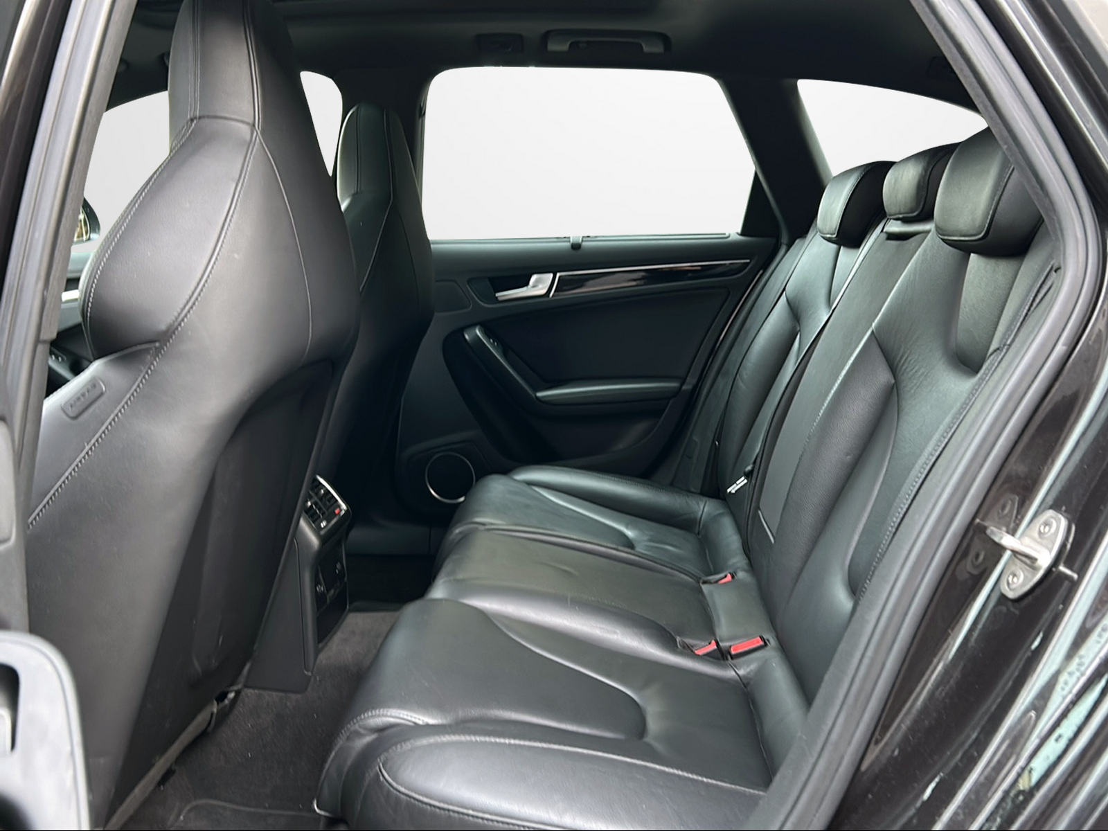 AUDI A4 Avant 3.2 FSI quattro tiptronic-image-15