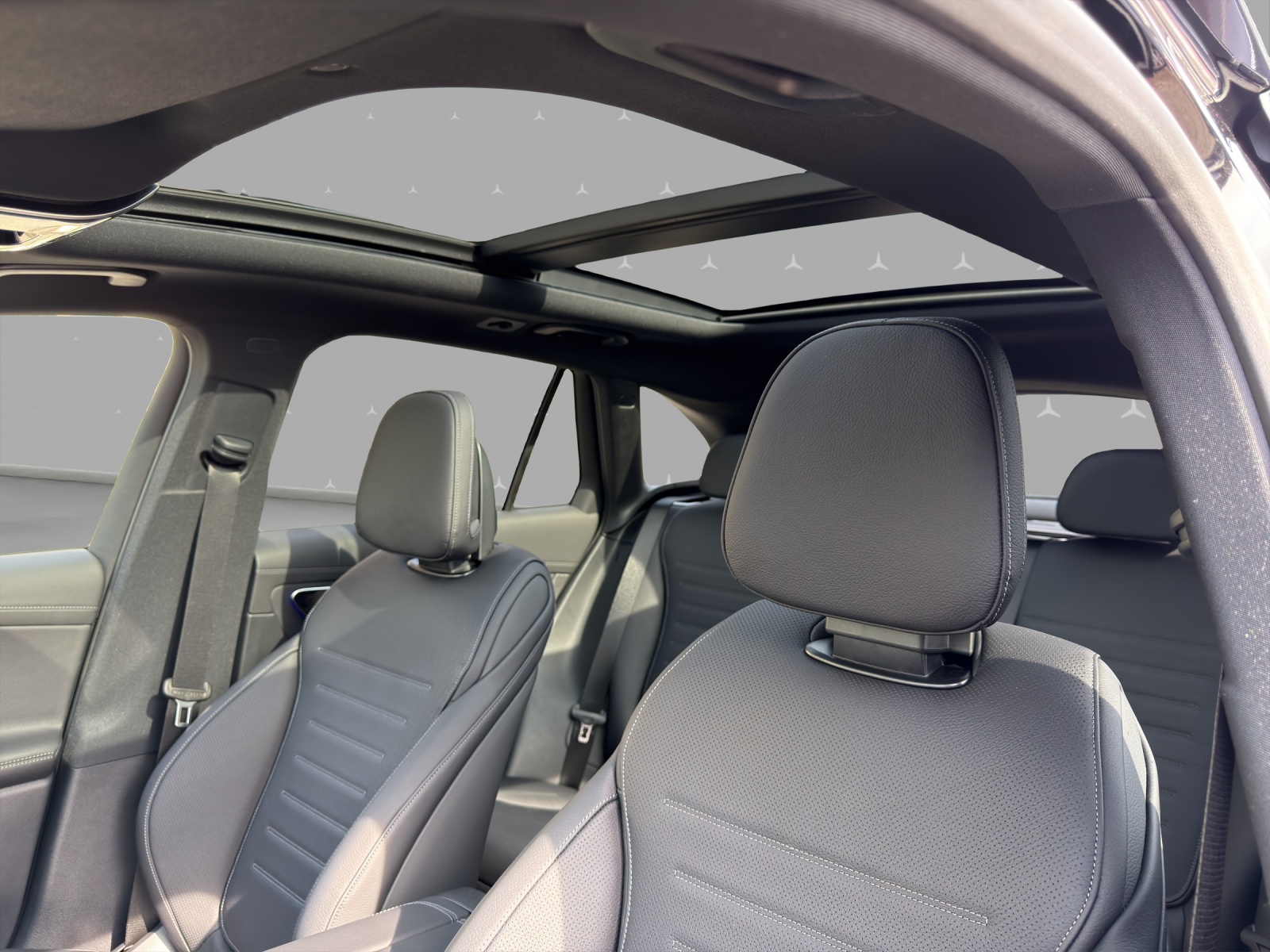 MERCEDES-BENZ GLC 300 4Matic 9G-Tronic-image-8