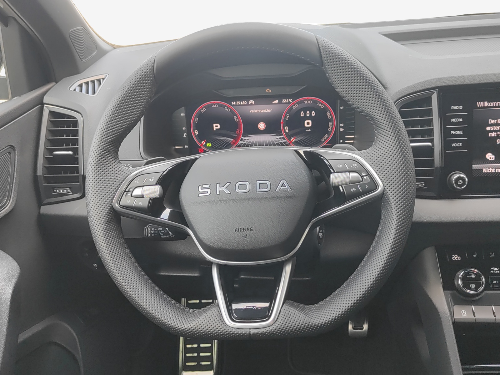 SKODA Karoq 2.0 TSI Dynamic Limited Edition 4x4 DSG-image-9