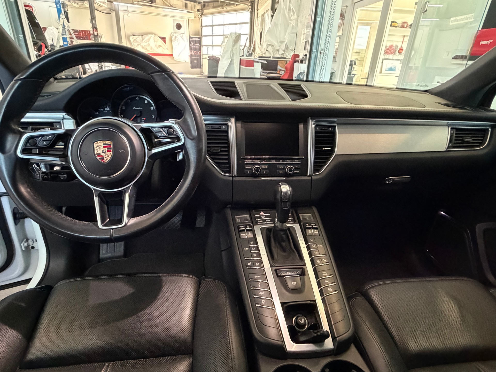 PORSCHE Macan Turbo PDK-image-13