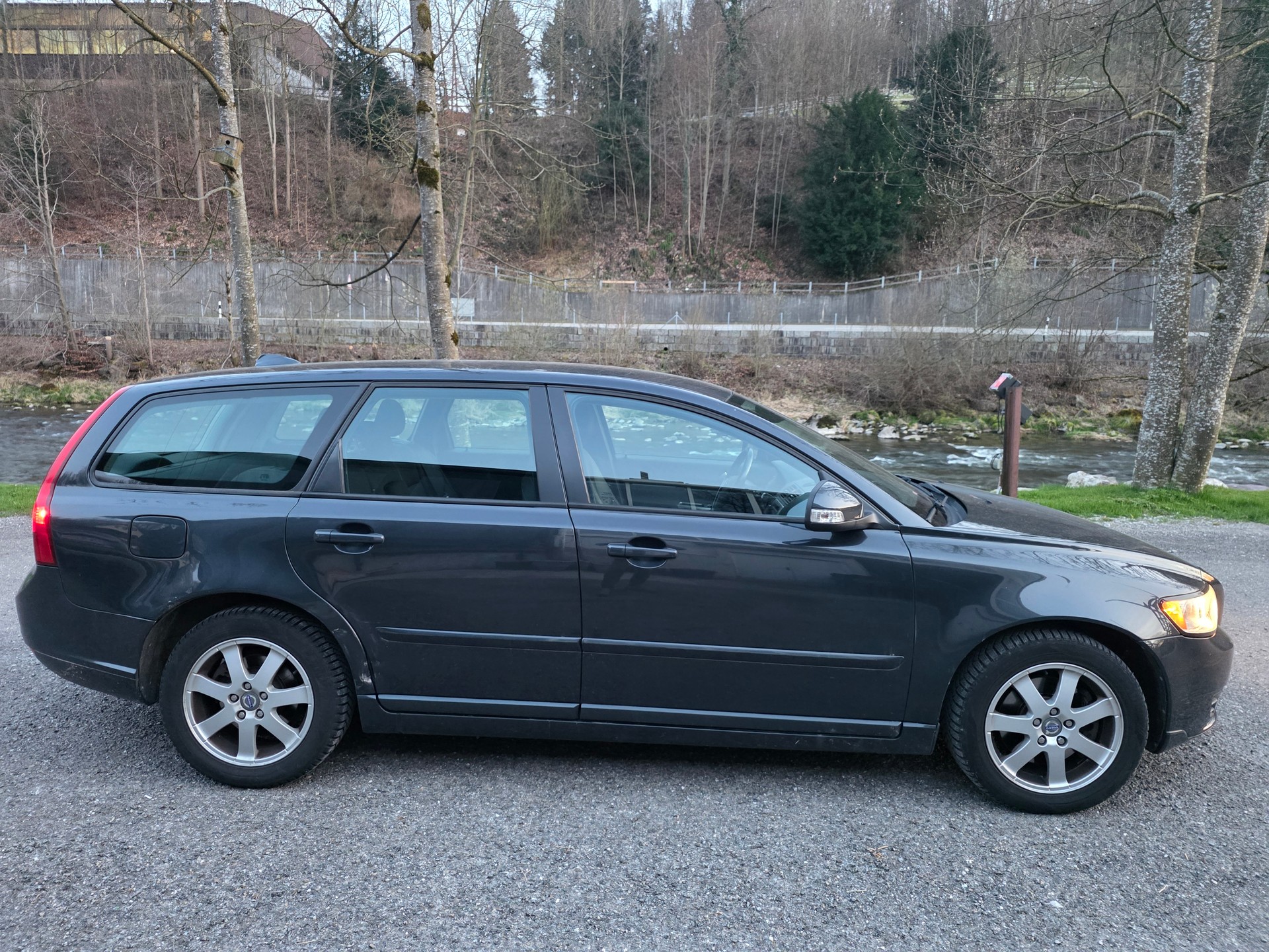 VOLVO V50 2.0D ☆☆☆ Exportfahrzeug ☆☆☆-image-3