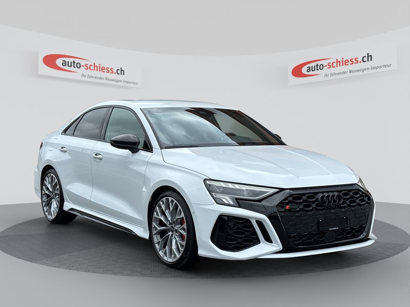 AUDI RS3 Limousine 2.5 TFSI quattro S-tronic Optik Schwarz