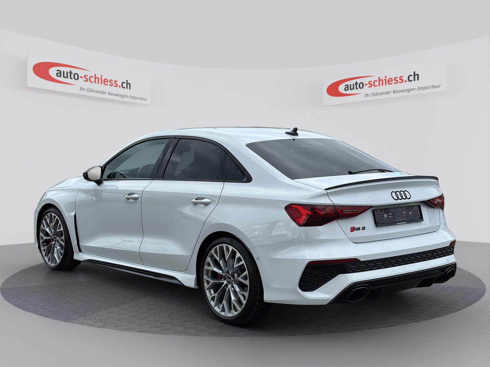 AUDI RS3 Limousine 2.5 TSI quattro Schwarz Plus S-tronic-image-2