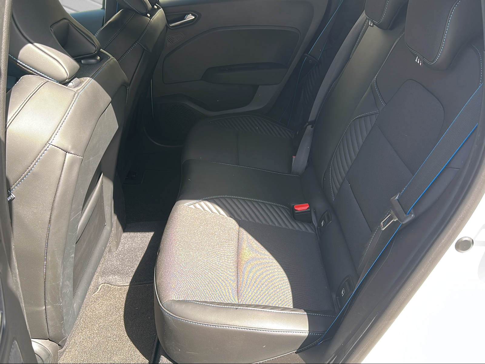 RENAULT Clio 1.6 E-Tech Esprit Alpine-image-15