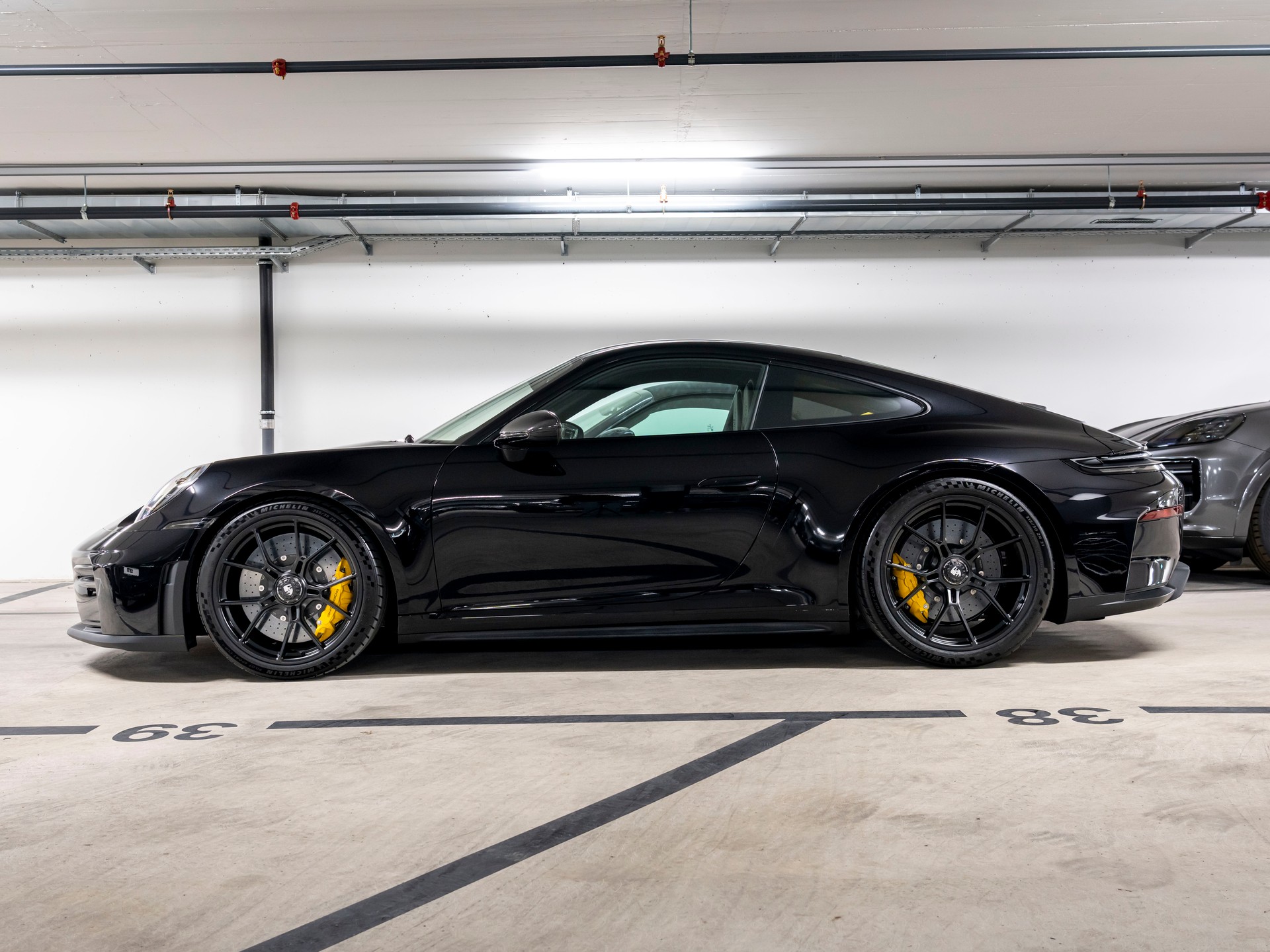 PORSCHE 911 Carrera GT3 Touring-image-1