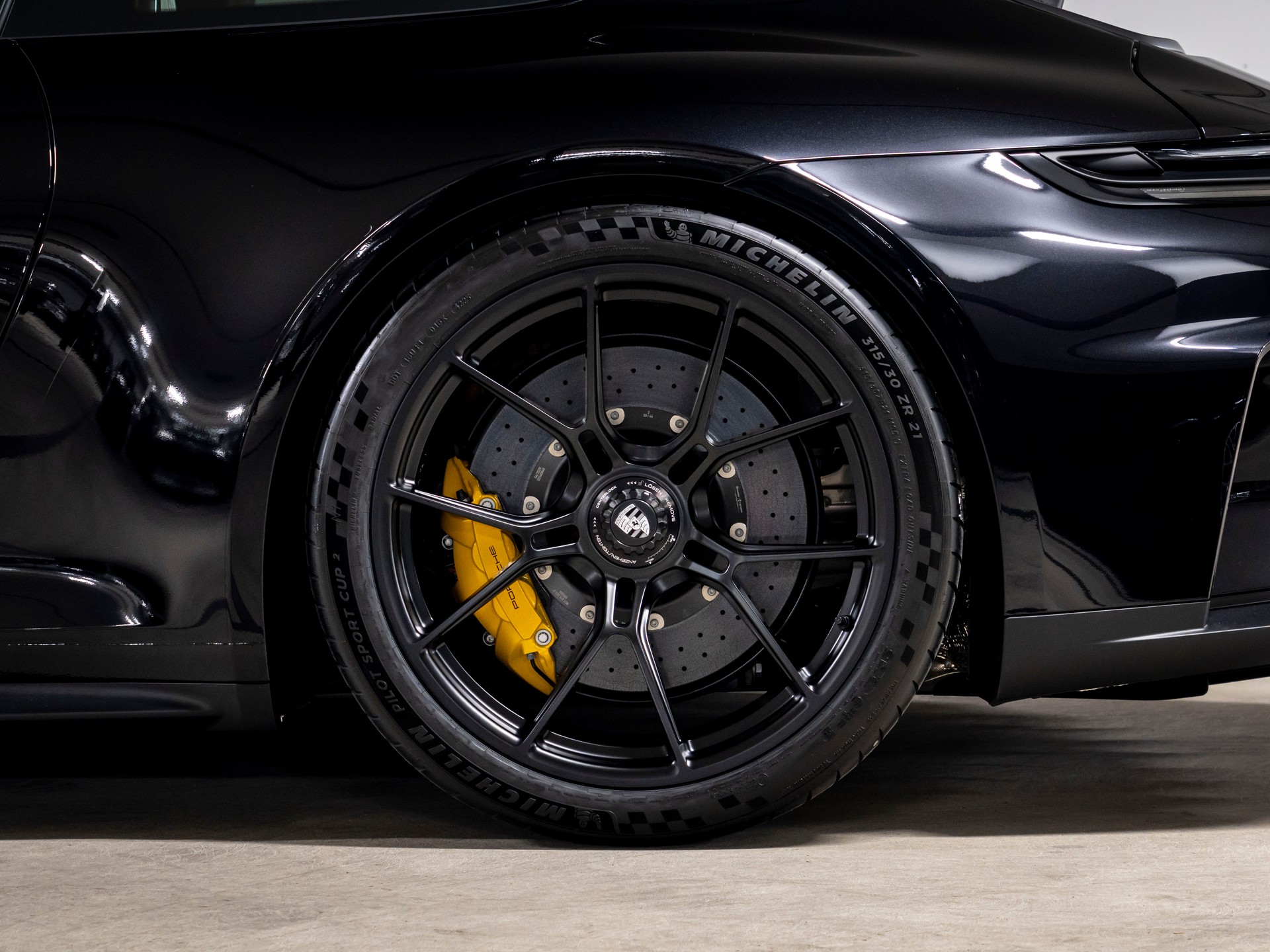 PORSCHE 911 Carrera GT3 Touring-image-8
