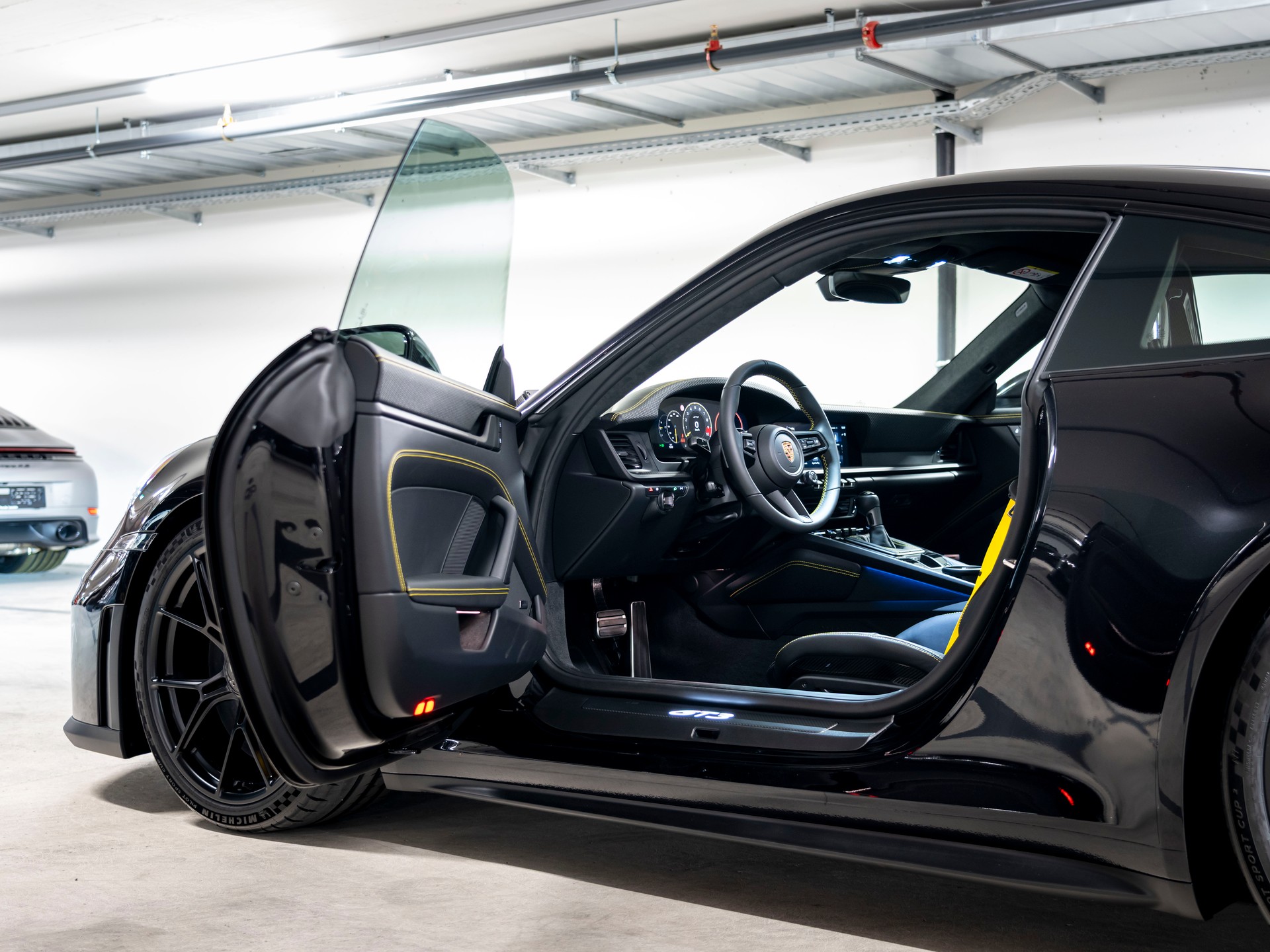 PORSCHE 911 Carrera GT3 Touring-image-19