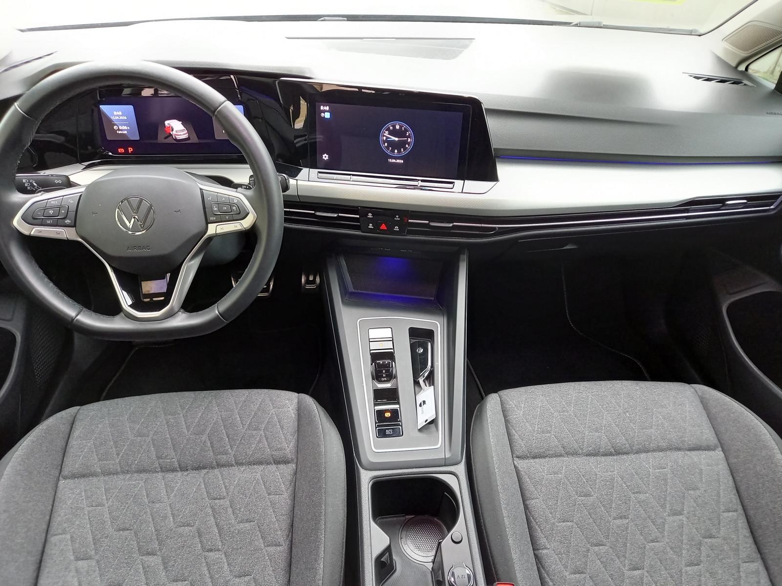 VW Golf 1.5 eTSI mHEV ACT Style DSG-image-4