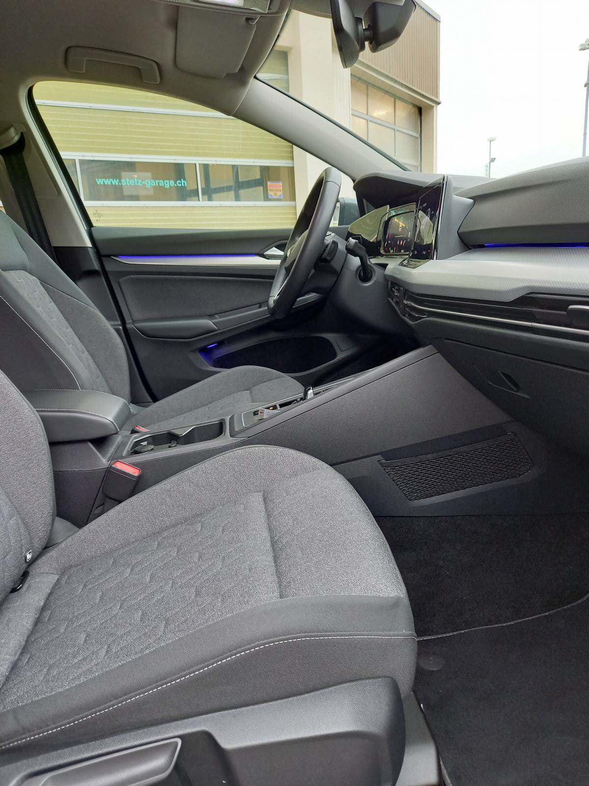 VW Golf 1.5 eTSI mHEV ACT Style DSG-image-9