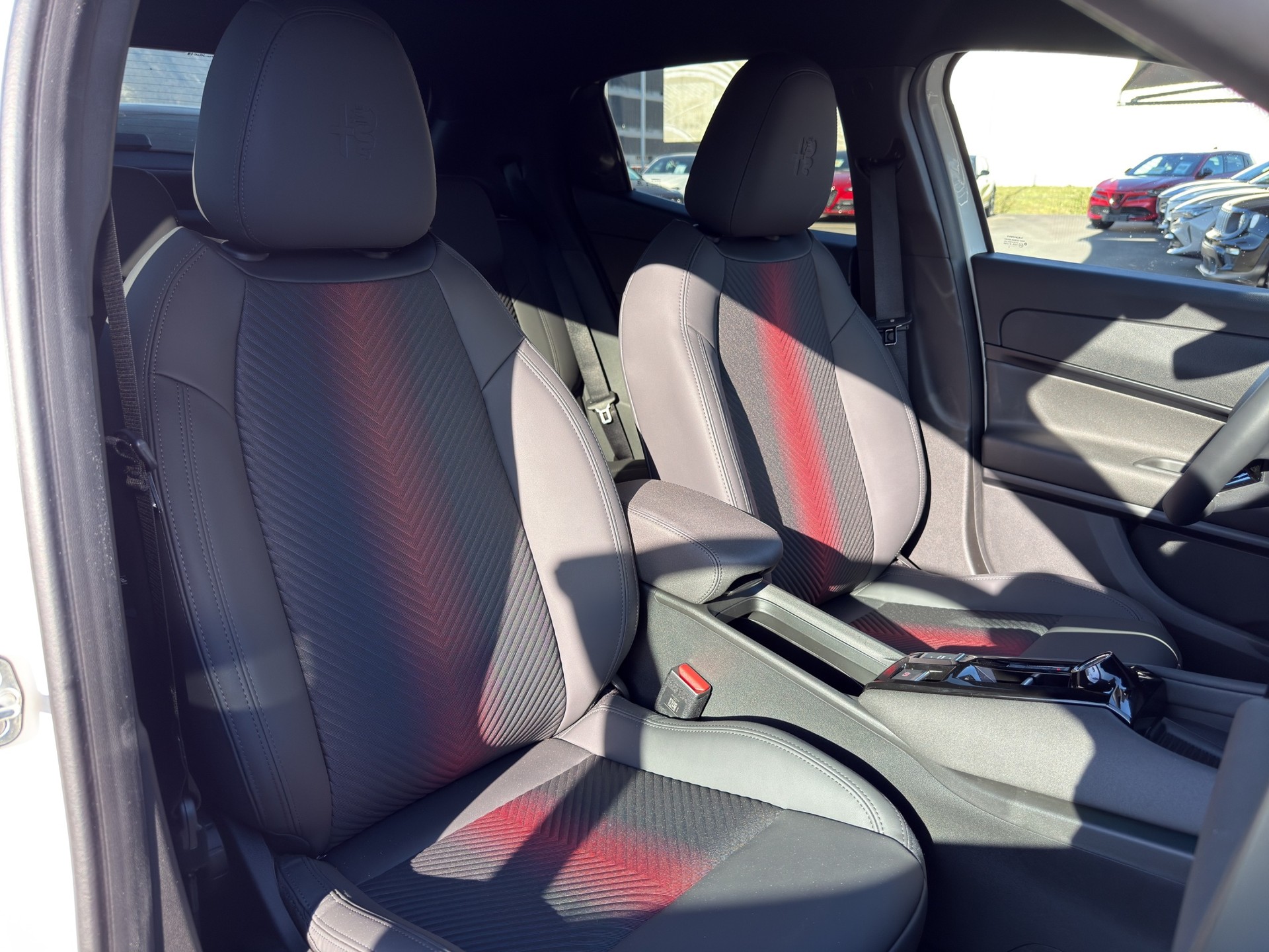 ALFA ROMEO Junior 1.2 48V Hybrid Junior Q4-image-14