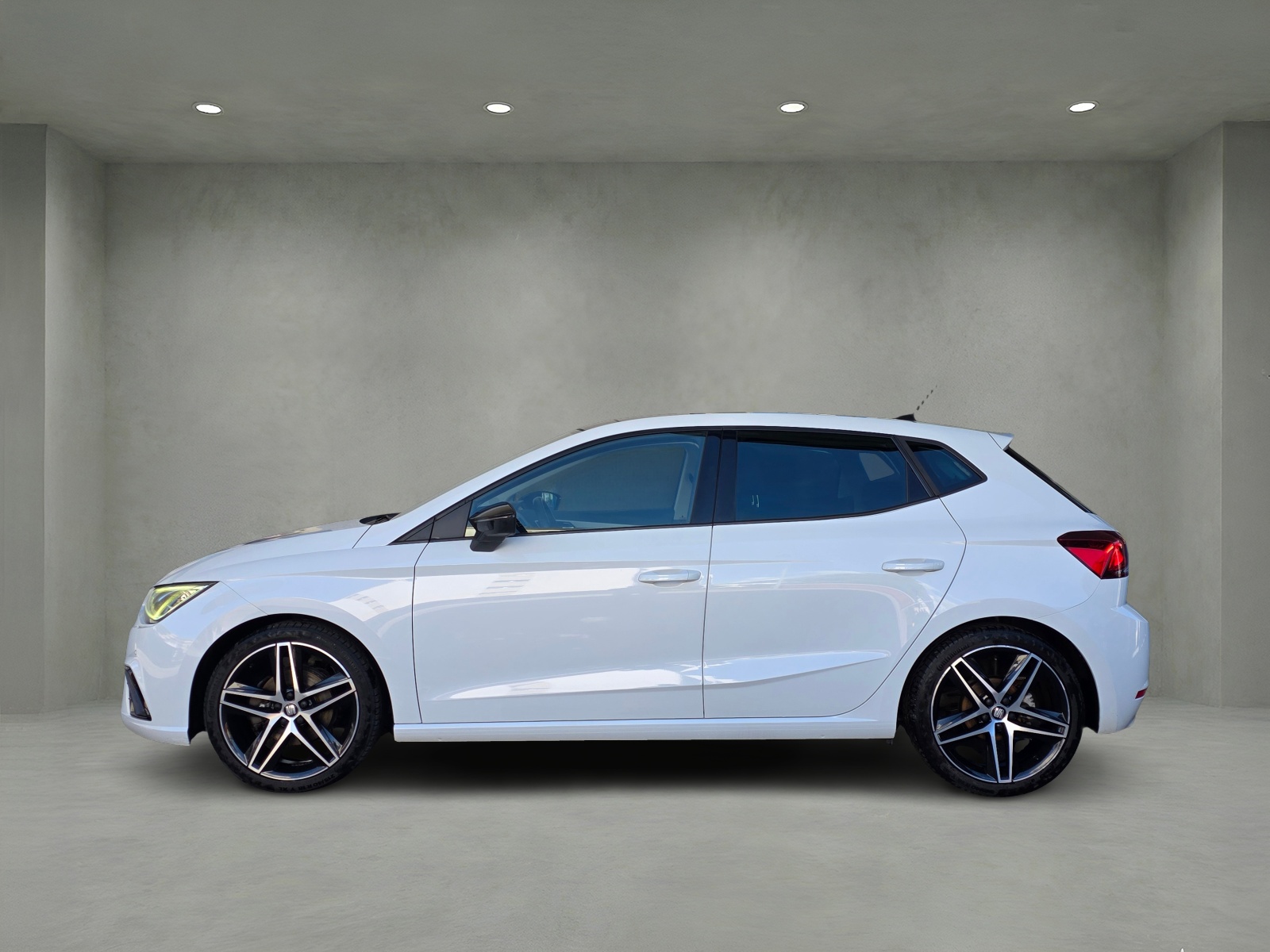 SEAT Ibiza 1.0 EcoTSI DSG Swiss FR-showroom-element-2