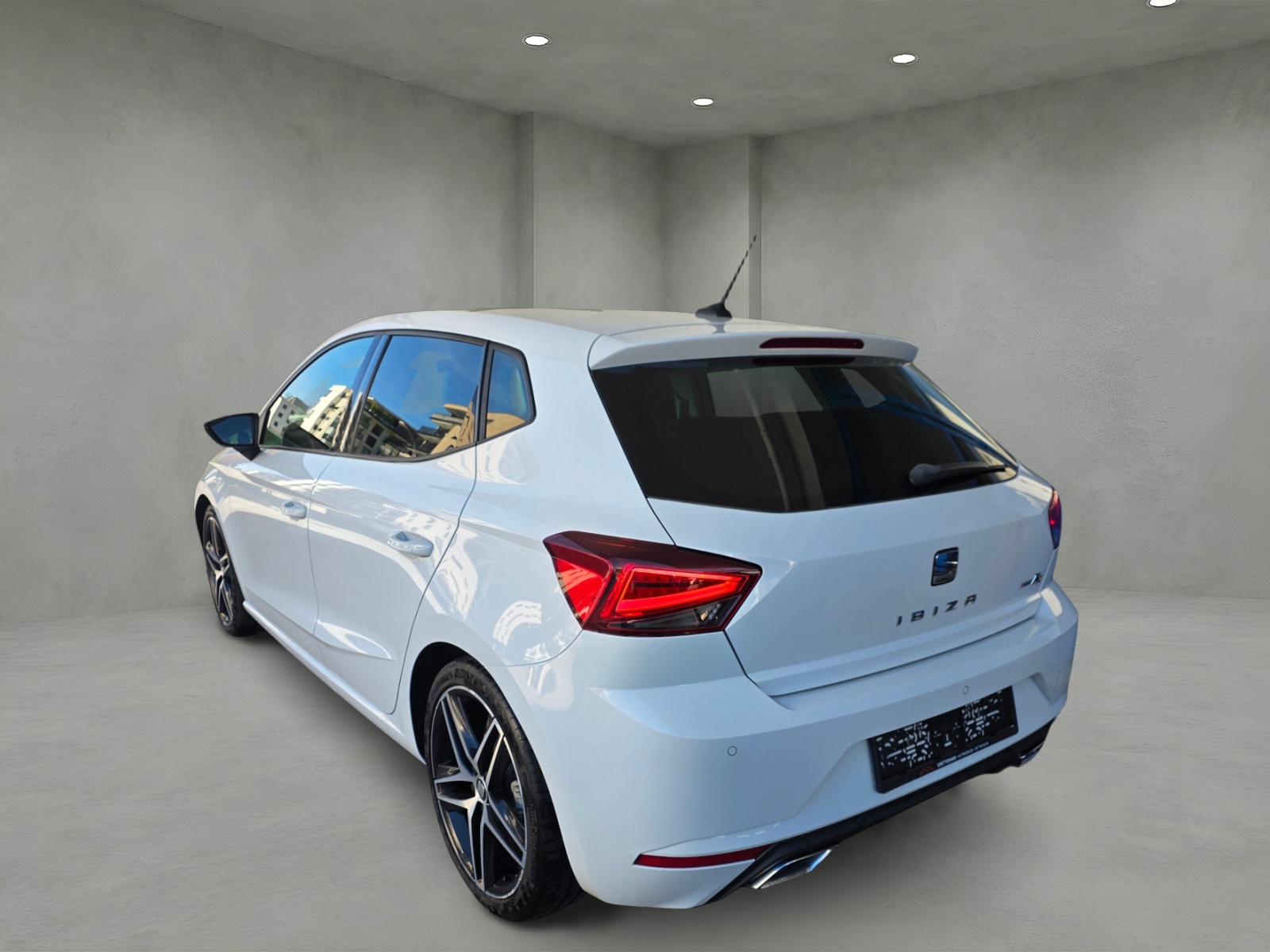 SEAT Ibiza 1.0 EcoTSI DSG Swiss FR-showroom-element-3