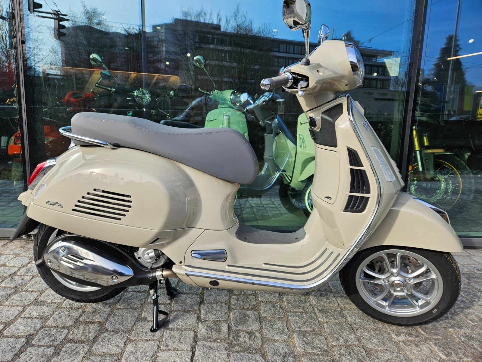 PIAGGIO Vespa GTS 310 RST E5+-showroom-element-1