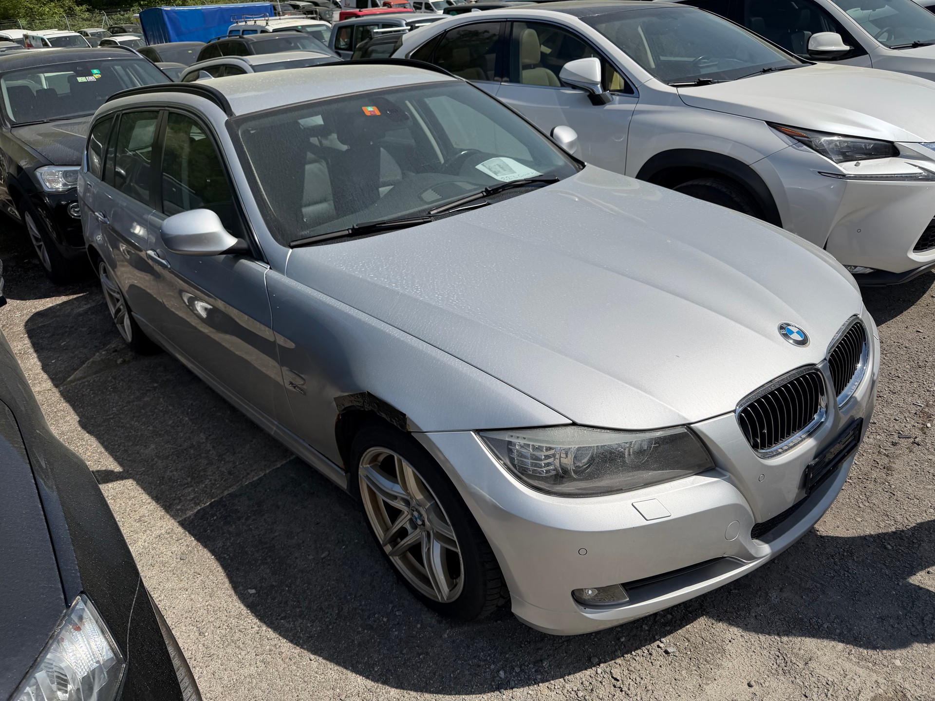 BMW 330d xDrive Touring Steptronic-image-1