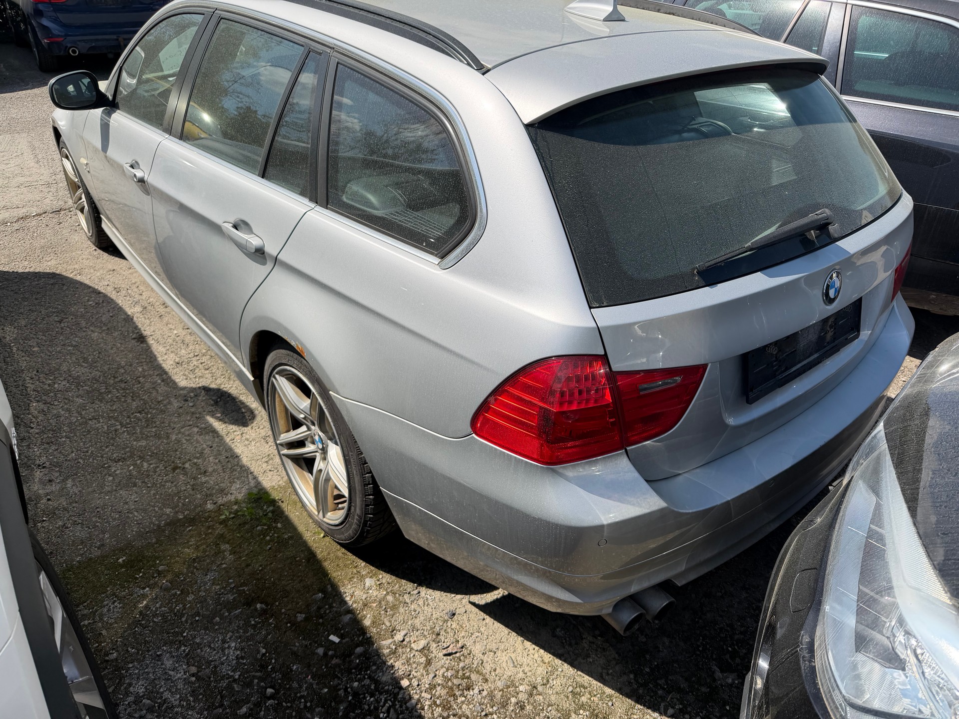 BMW 330d xDrive Touring Steptronic-image-3