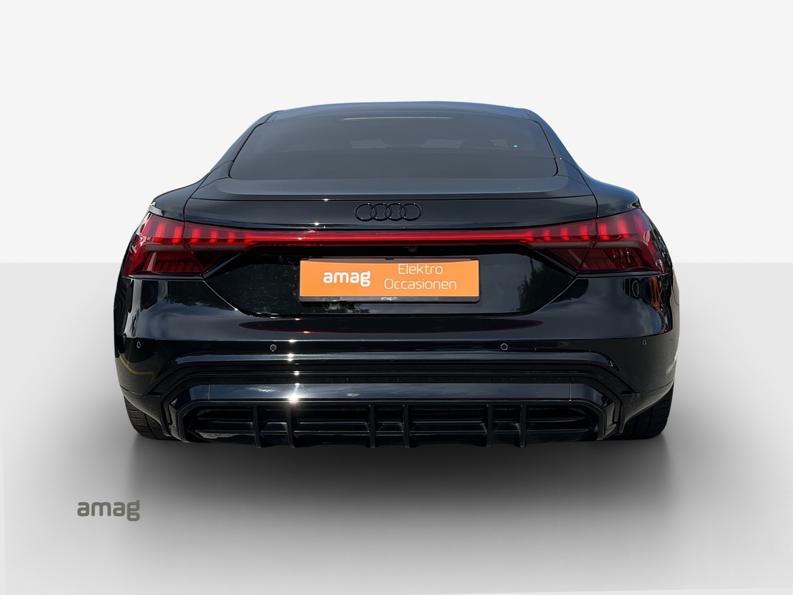 AUDI e-tron GT quattro-image-4