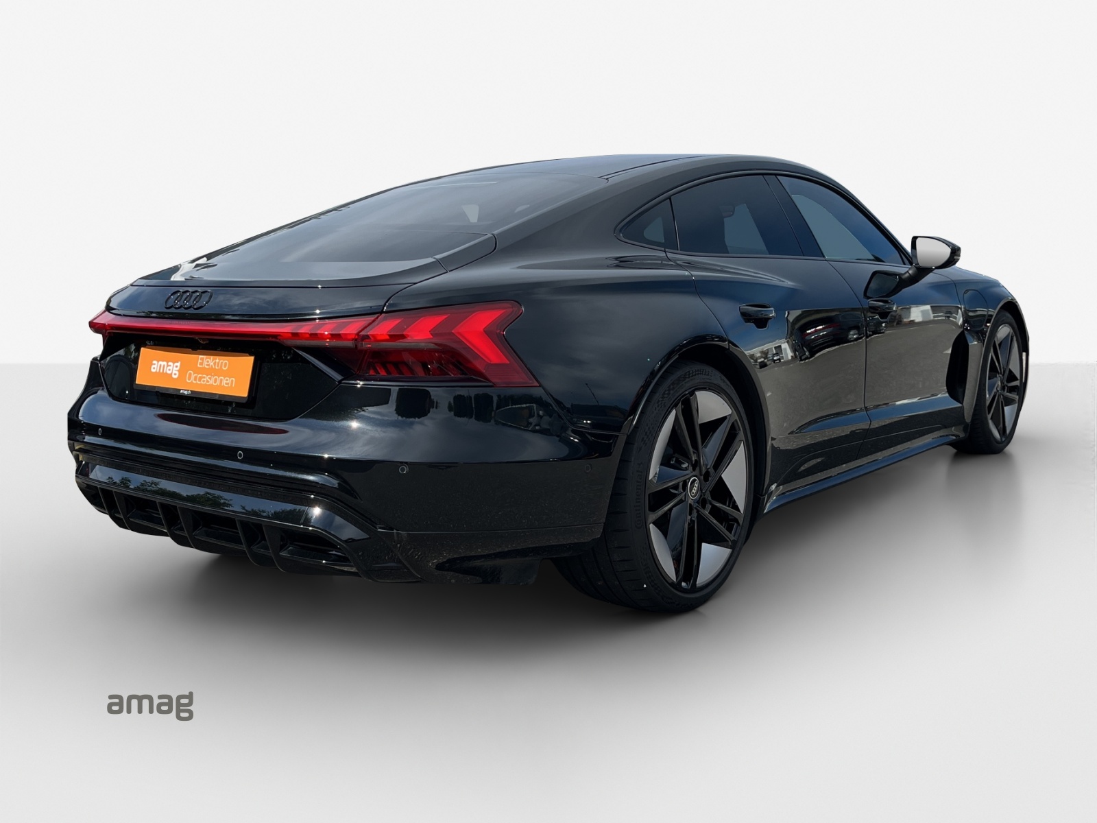 AUDI e-tron GT quattro-image-5