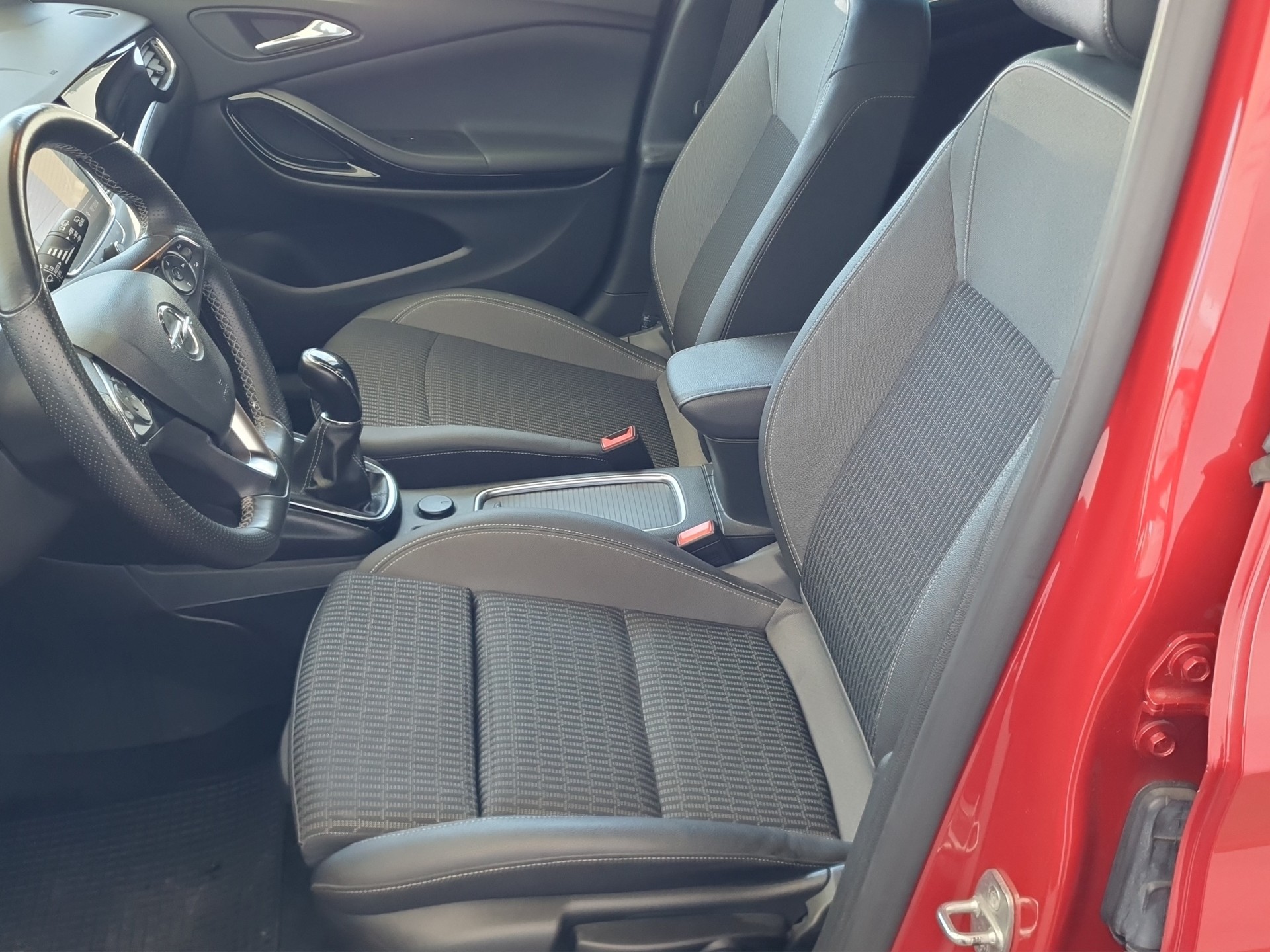 OPEL Astra 1.2i Turbo Edition-image-10