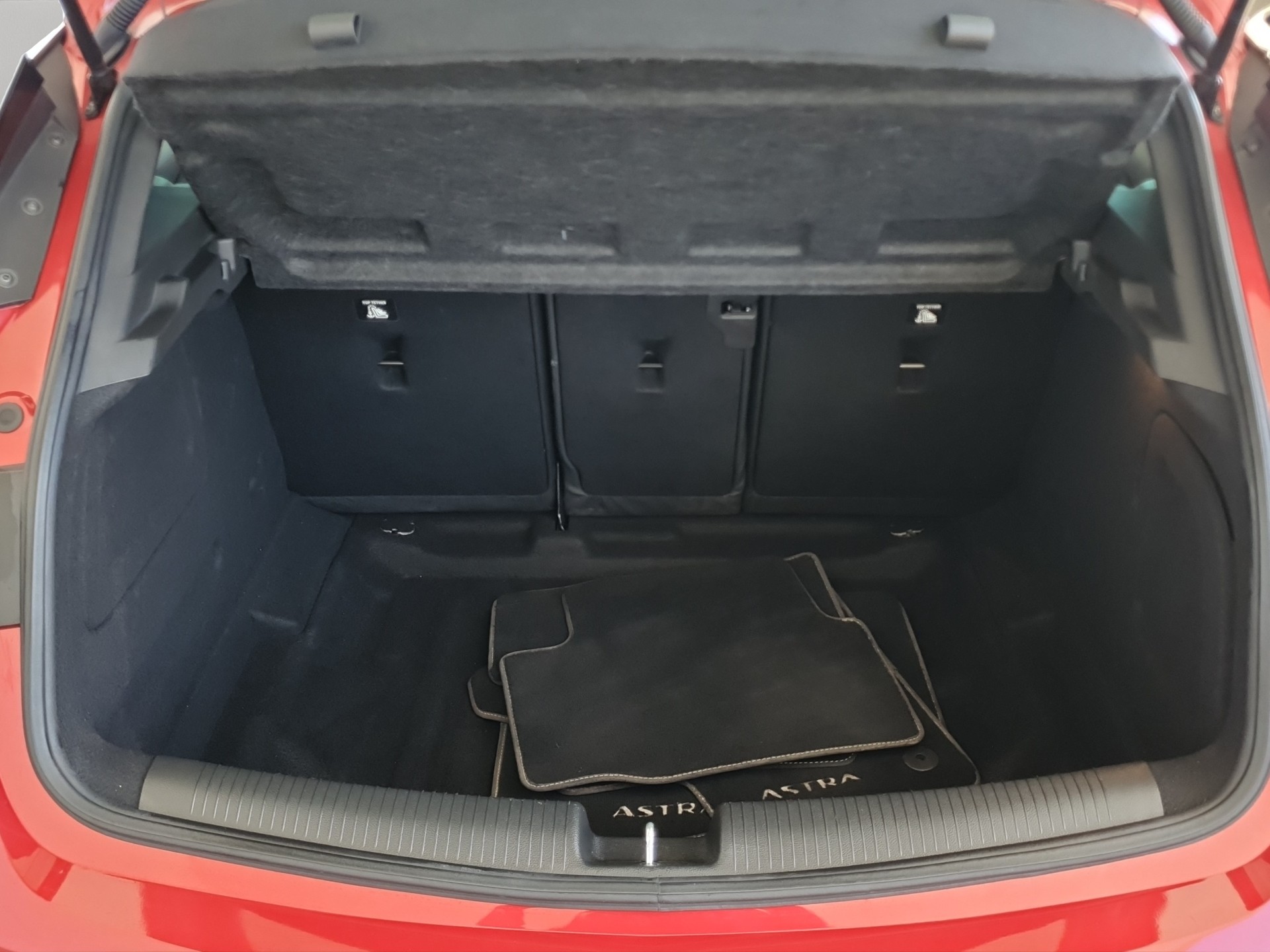 OPEL Astra 1.2i Turbo Edition-image-15