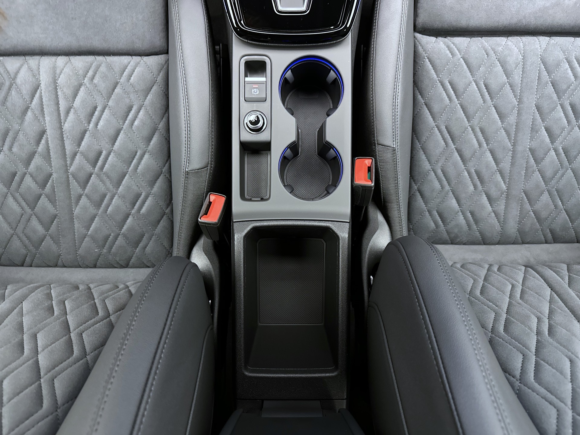 AUDI RS3 Sportback 2.5 TSI quattro S-tronic-image-12