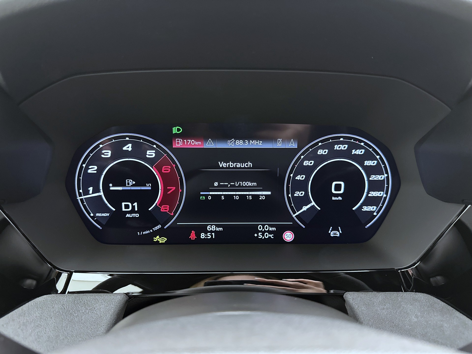 AUDI RS3 Sportback 2.5 TSI quattro S-tronic-image-9