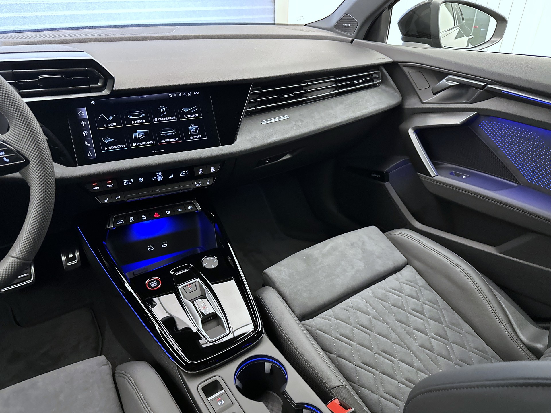 AUDI RS3 Sportback 2.5 TSI quattro S-tronic-image-19