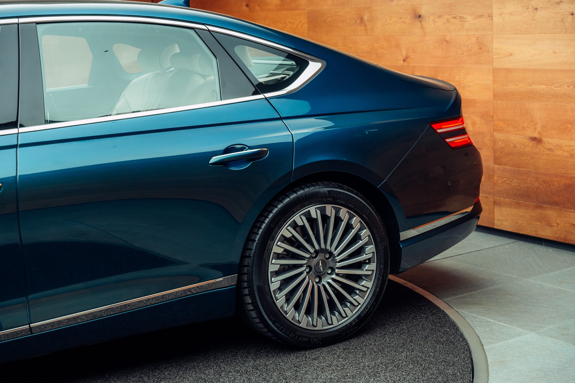 GENESIS G80 Electrificed Luxury 87,2kWh AWD-image-19