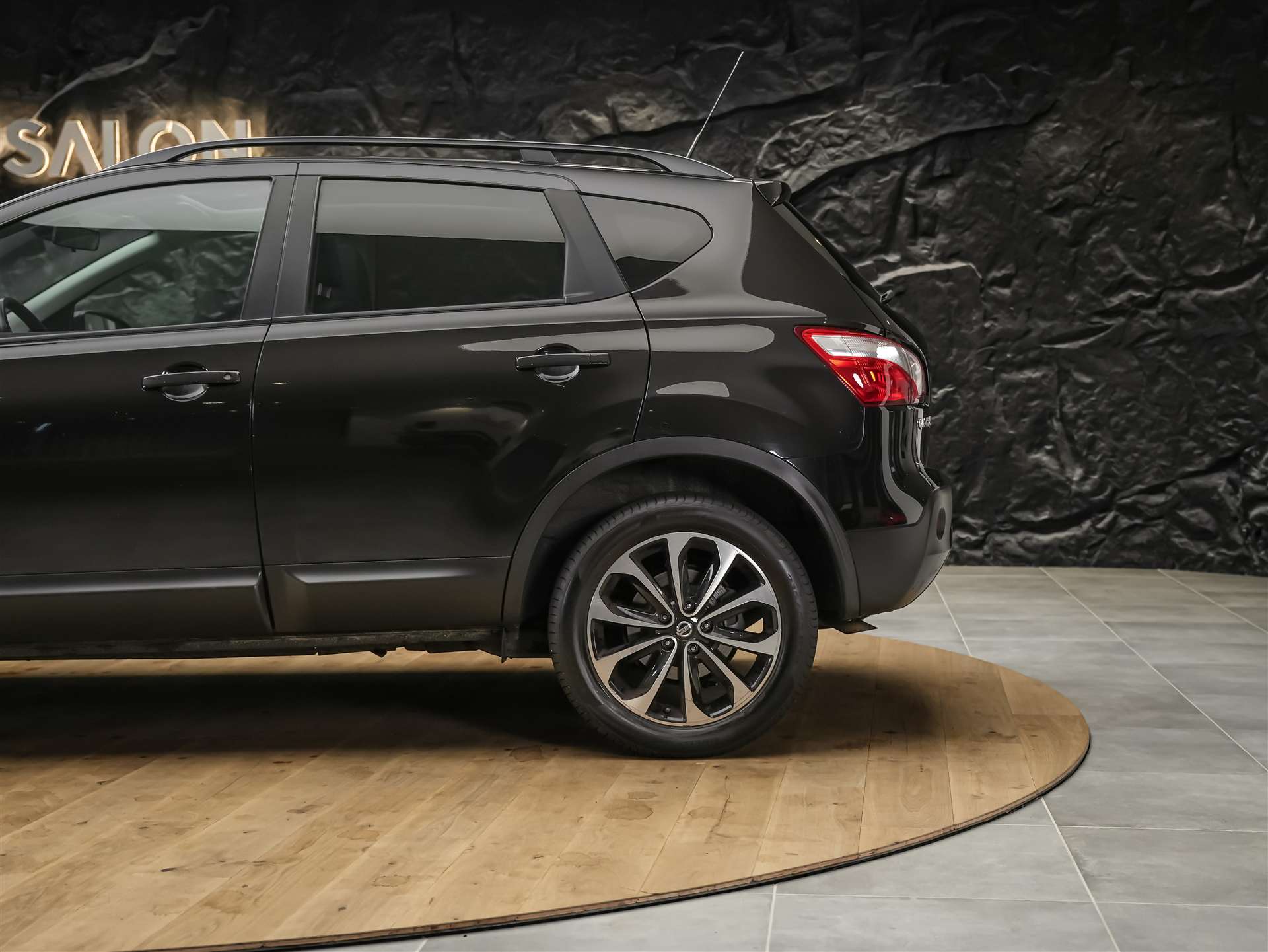 NISSAN Qashqai 2.0 16V 360 4x4 *Panorama*Leder/Alcantara*360° Kamera*-image-18