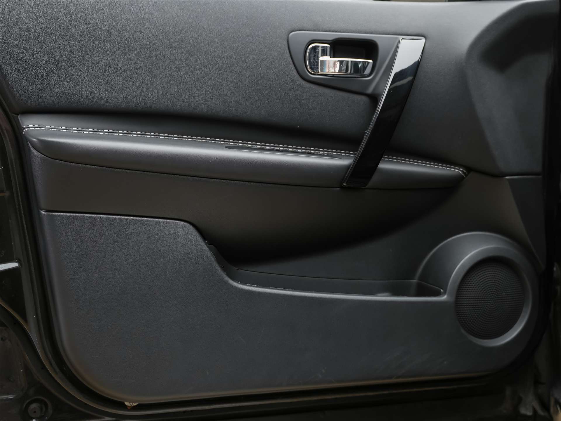 NISSAN Qashqai 2.0 16V 360 4x4 *Panorama*Leder/Alcantara*360° Kamera*-image-25