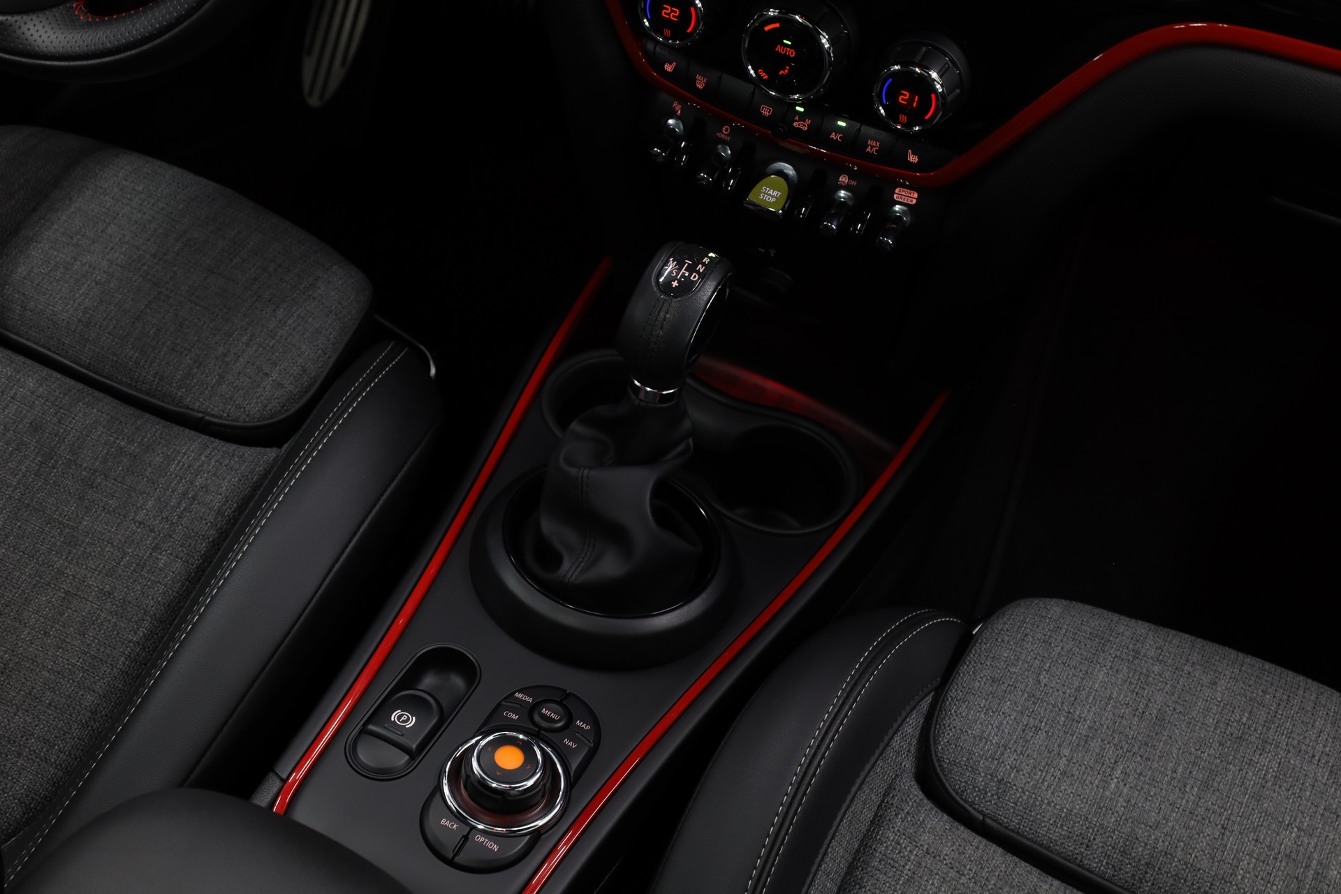 MINI Countryman F60 1.5i Cooper S E ALL4-image-20