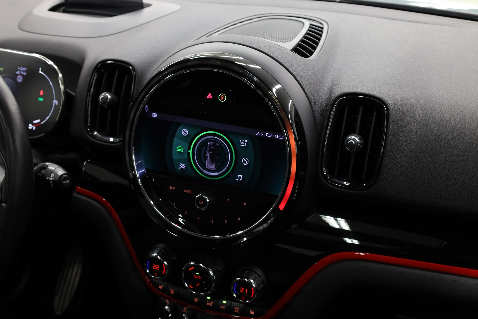 MINI Countryman F60 1.5i Cooper S E ALL4-image-19