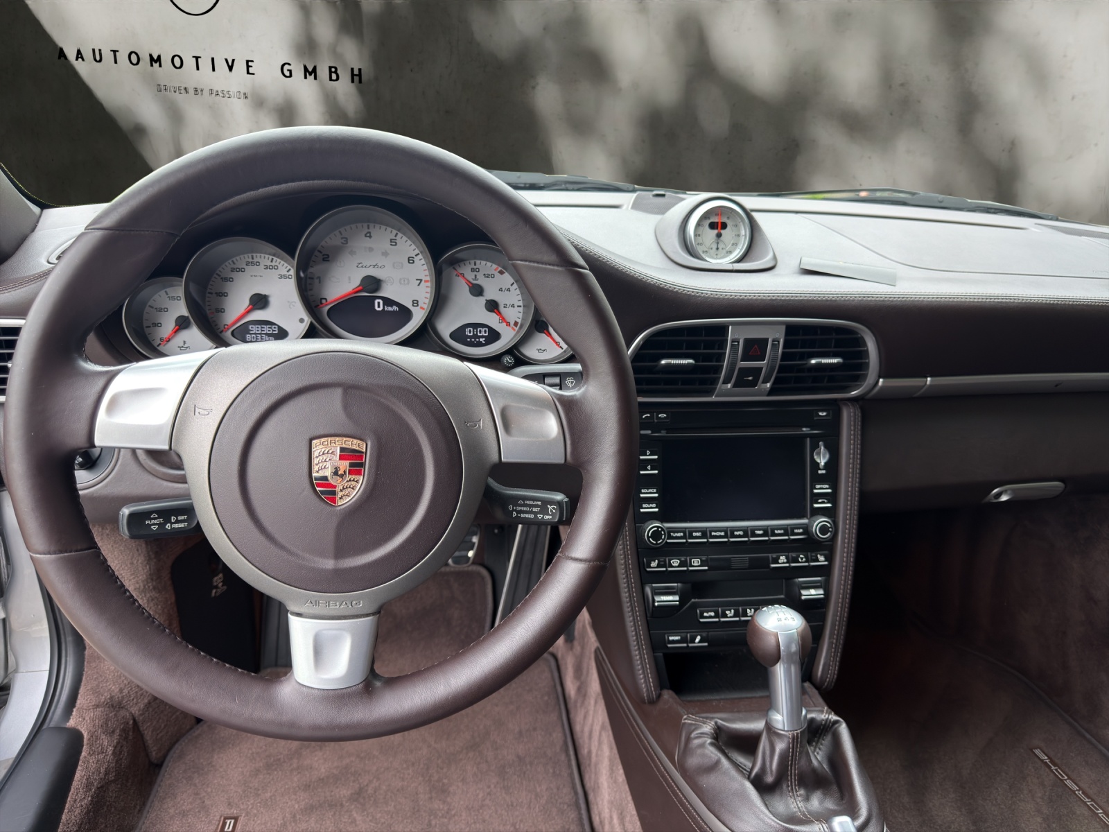 PORSCHE Turbo-image-12