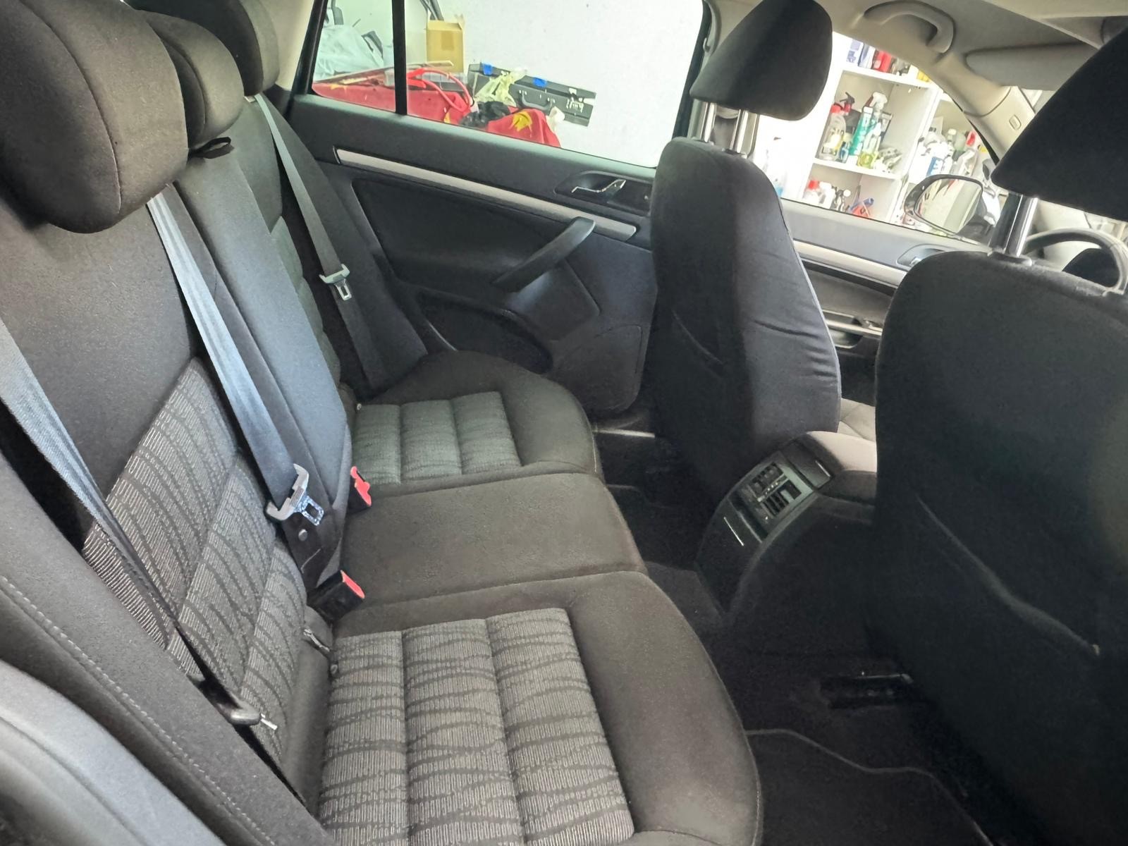 SKODA Octavia Combi 2.0 TDI Elegance DSG-image-13