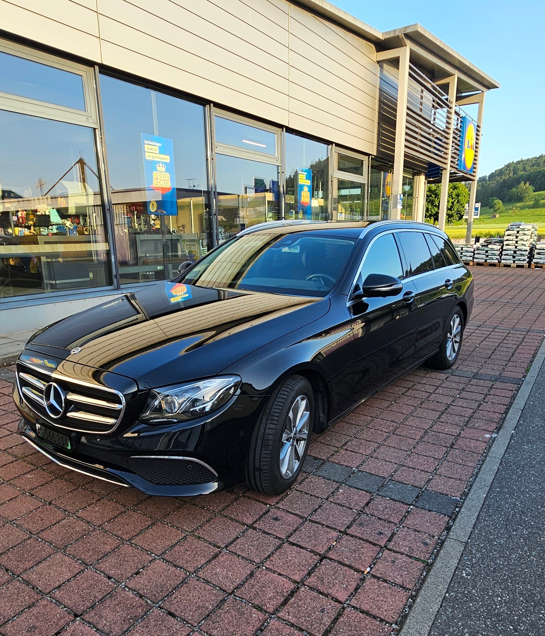 MERCEDES-BENZ E 200 Avantgarde