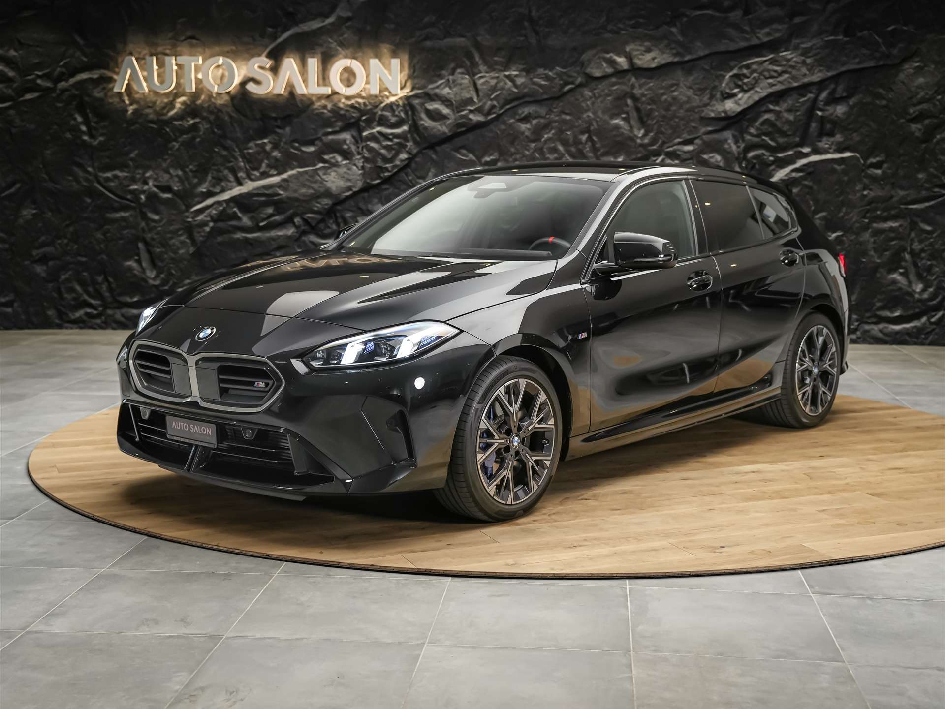 BMW M135 xDrive *Harman/Kardon*Sportsitze*Sitzheizung*Keyless Go*-image-1
