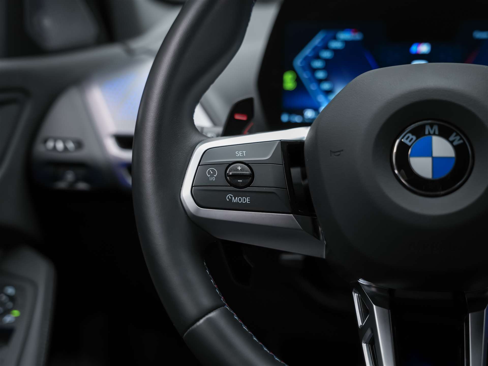 BMW M135 xDrive *Harman/Kardon*Sportsitze*Sitzheizung*Keyless Go*-image-23
