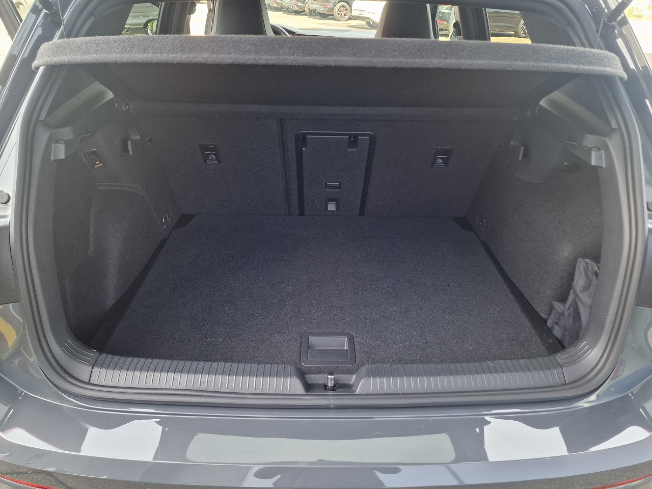 VW Golf 1.5 eTSI mHEV ACT R-Line DSG-image-29