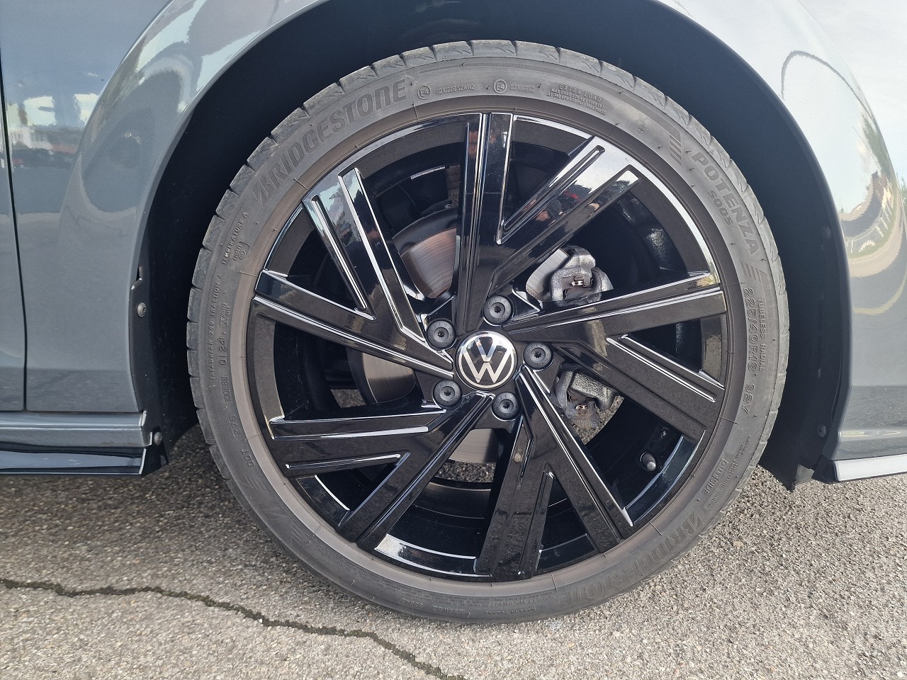 VW Golf 1.5 eTSI mHEV ACT R-Line DSG-image-31