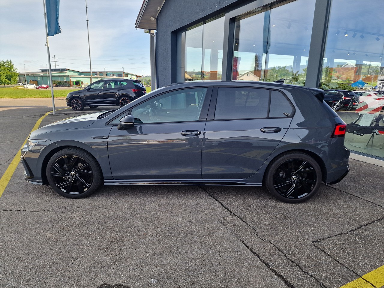 VW Golf 1.5 eTSI mHEV ACT R-Line DSG-showroom-element-2